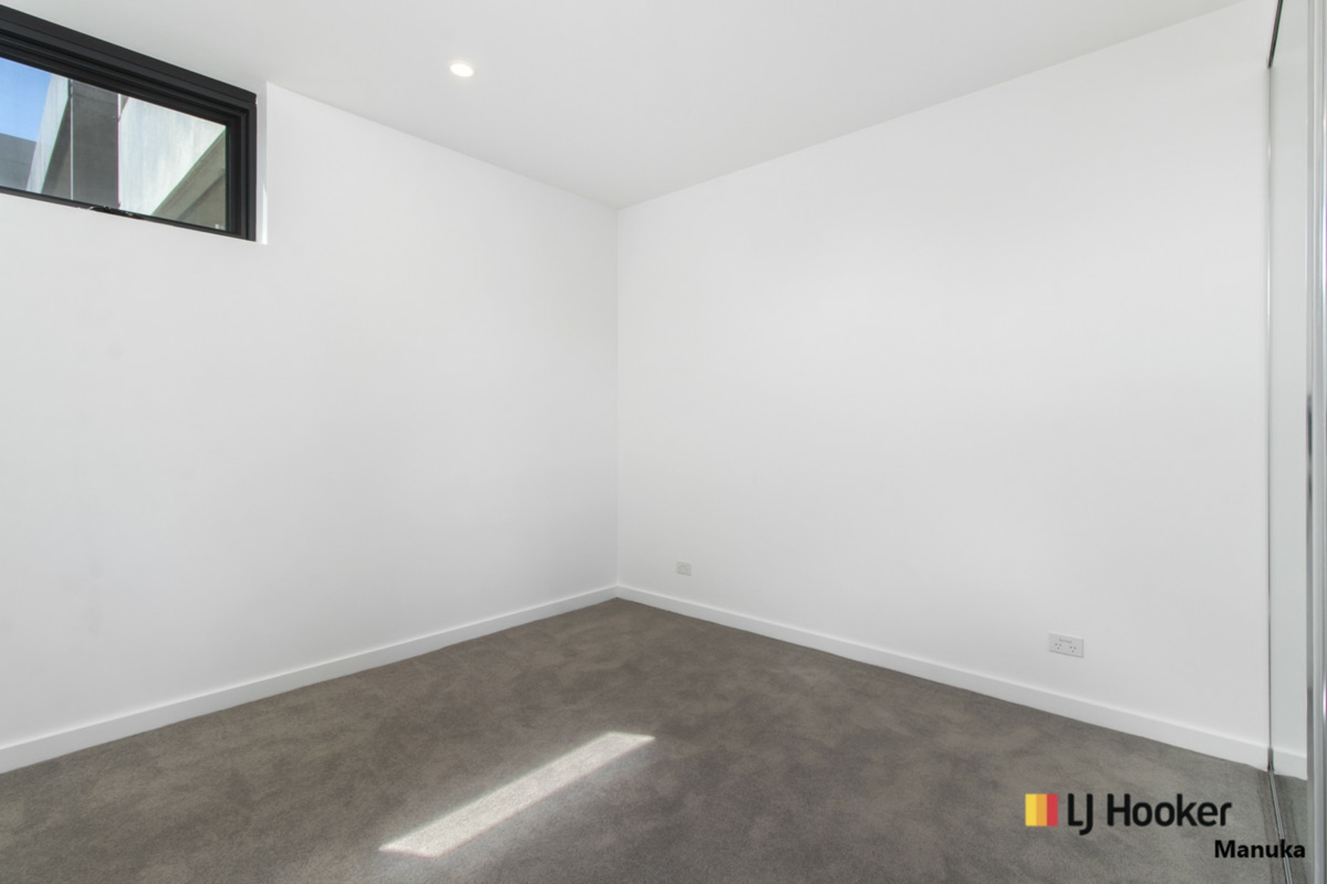 422/2 Anzac Park, CAMPBELL