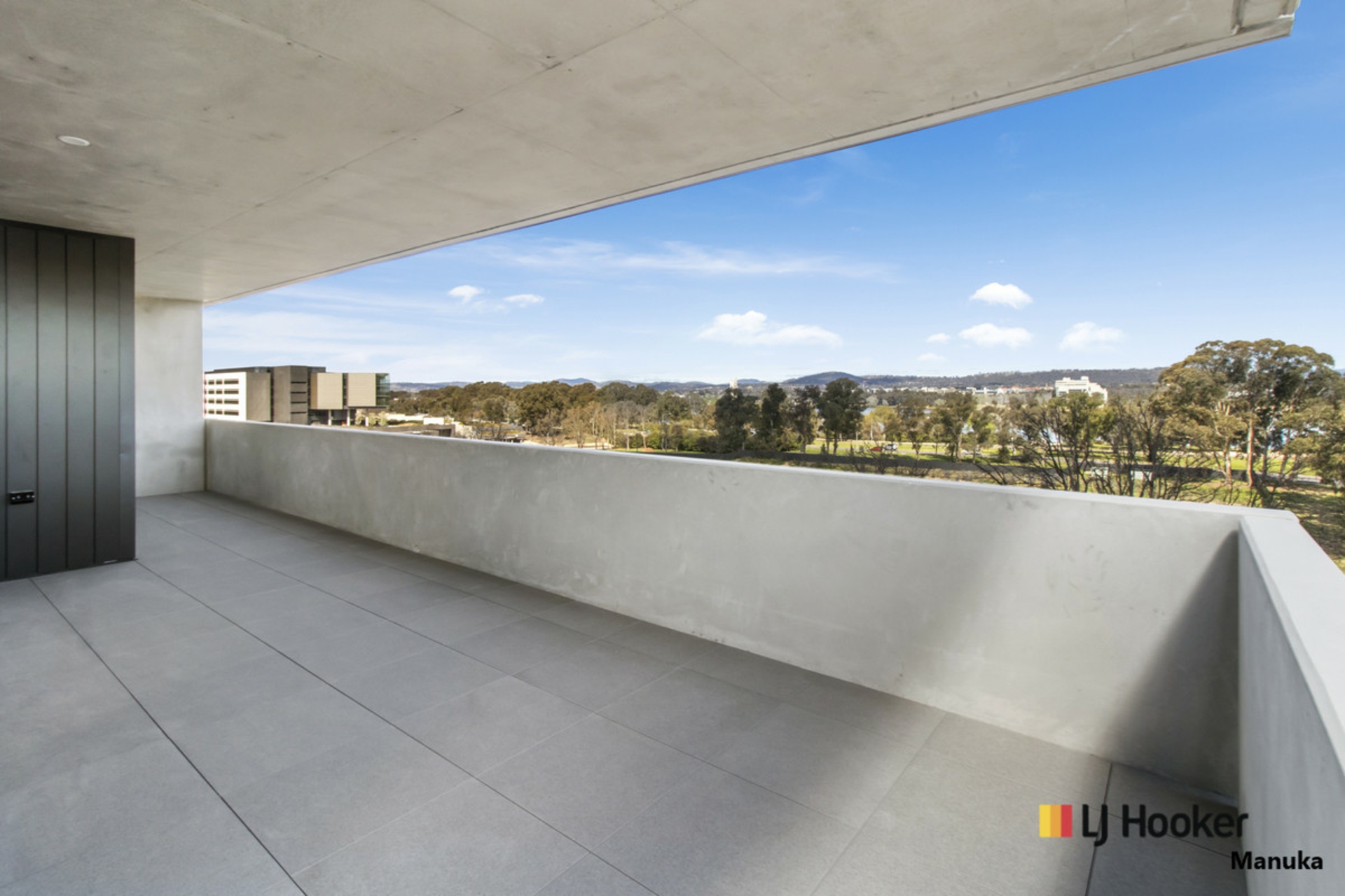 422/2 Anzac Park, CAMPBELL