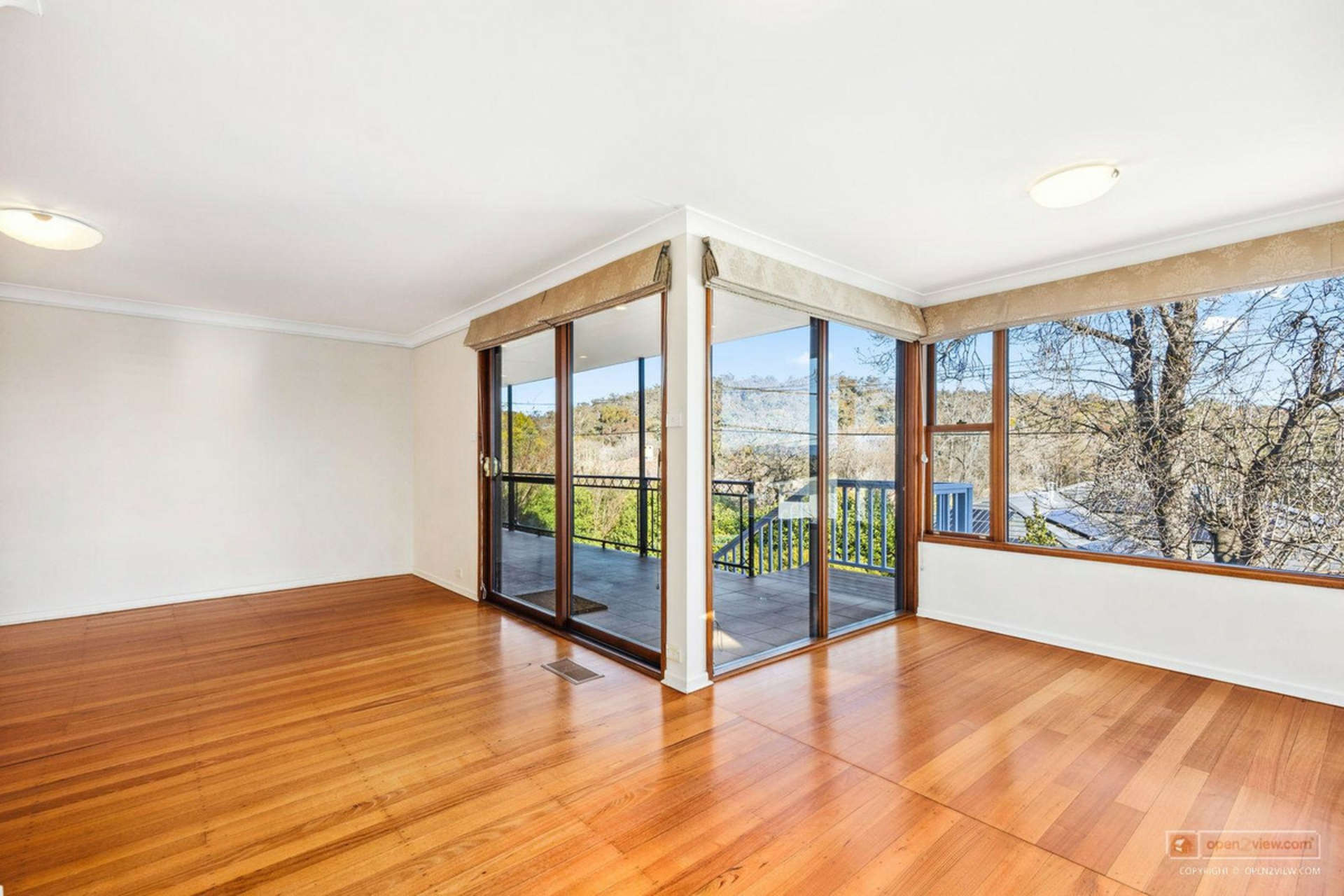44 Fergusson Crescent, DEAKIN