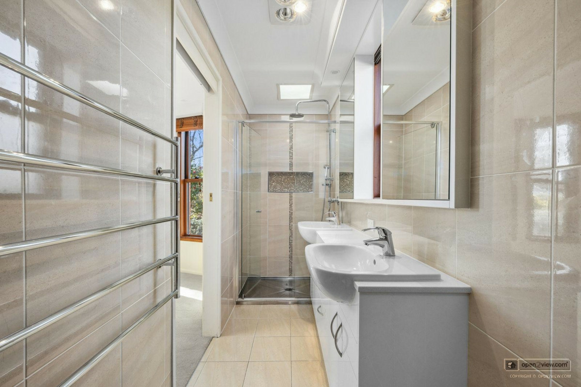 44 Fergusson Crescent, DEAKIN