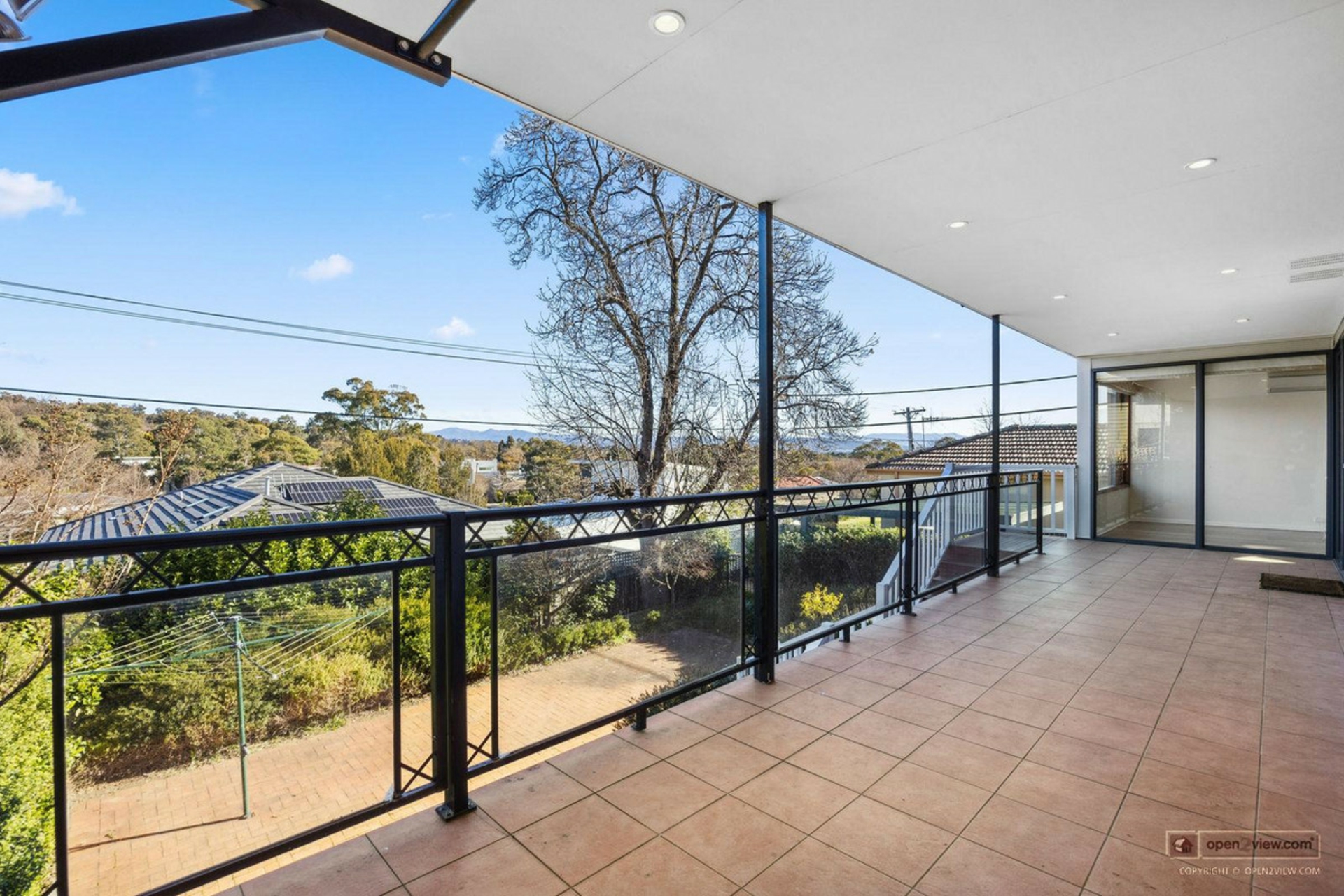 44 Fergusson Crescent, DEAKIN