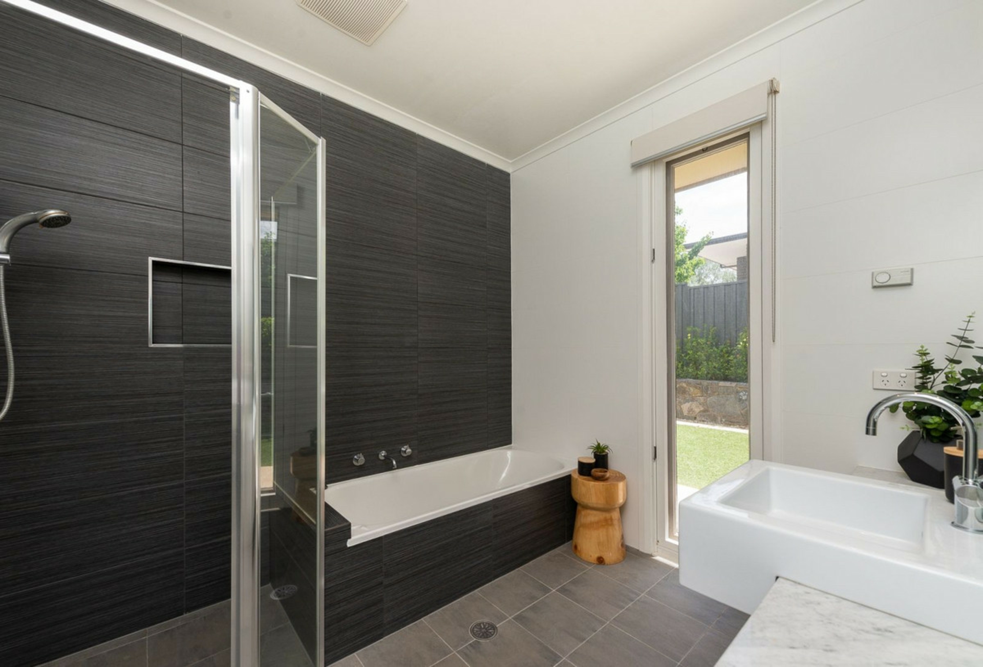 52 Schlich Street, YARRALUMLA