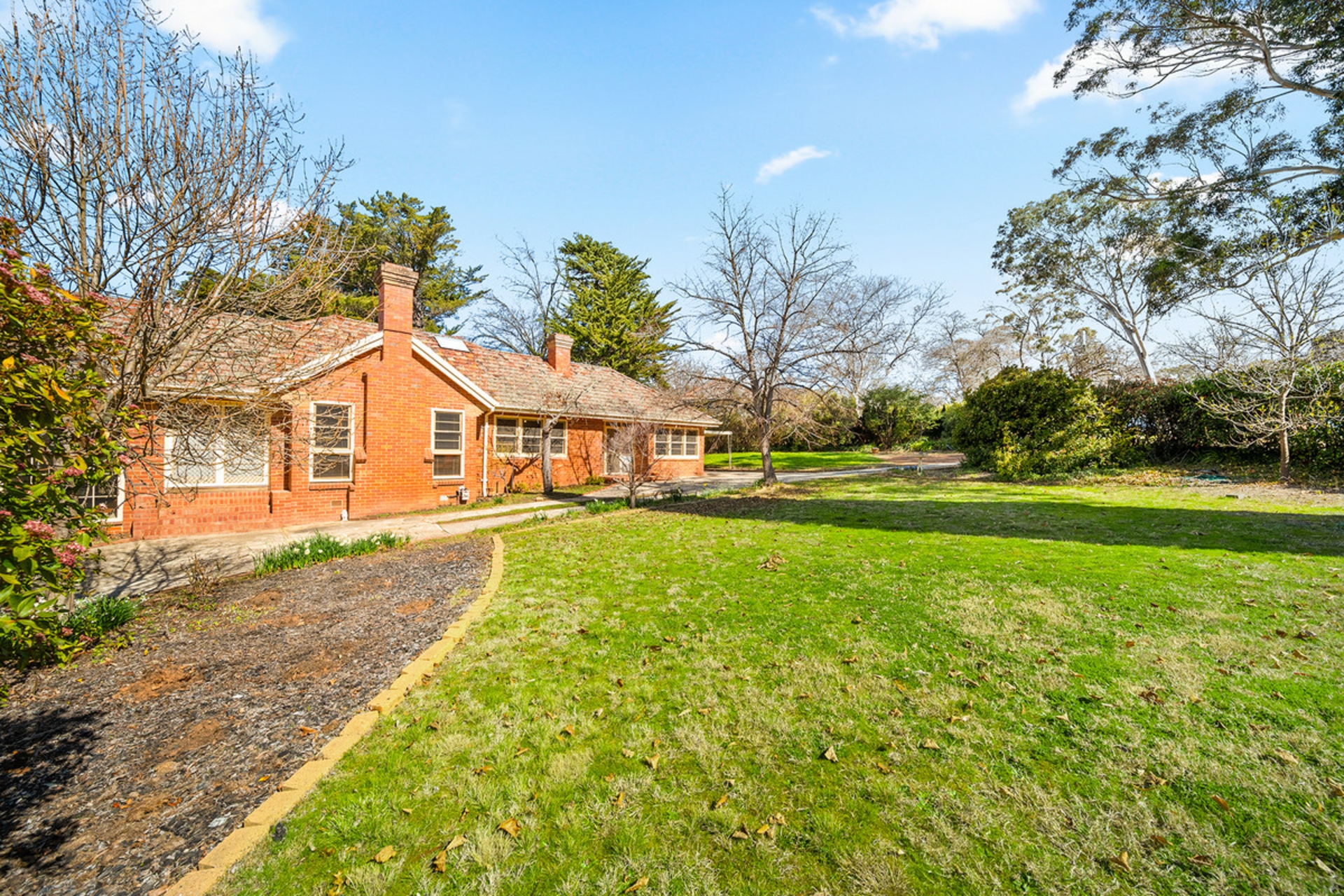 2 Tennyson Crescent, FORREST
