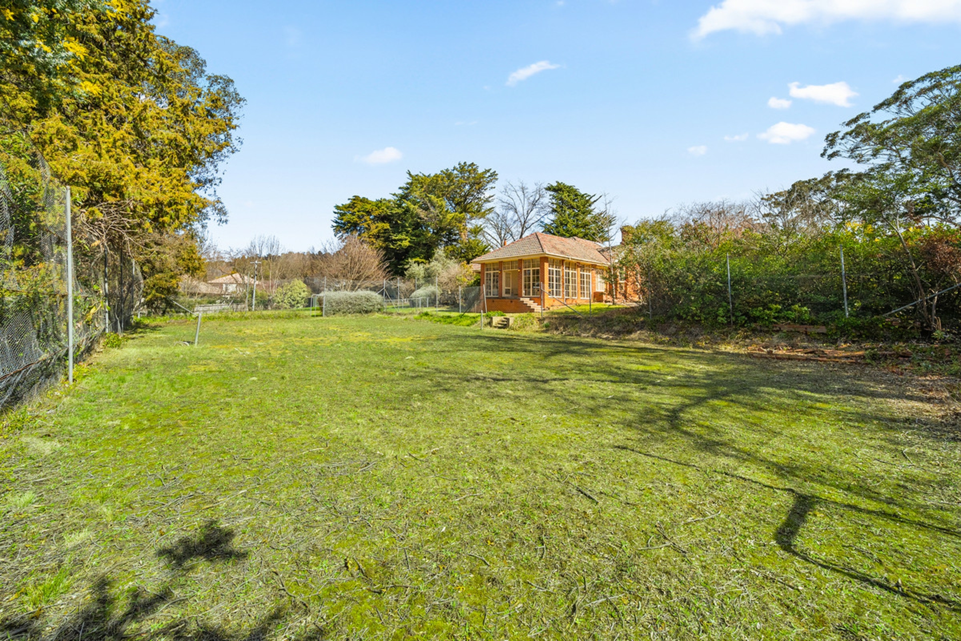 2 Tennyson Crescent, FORREST