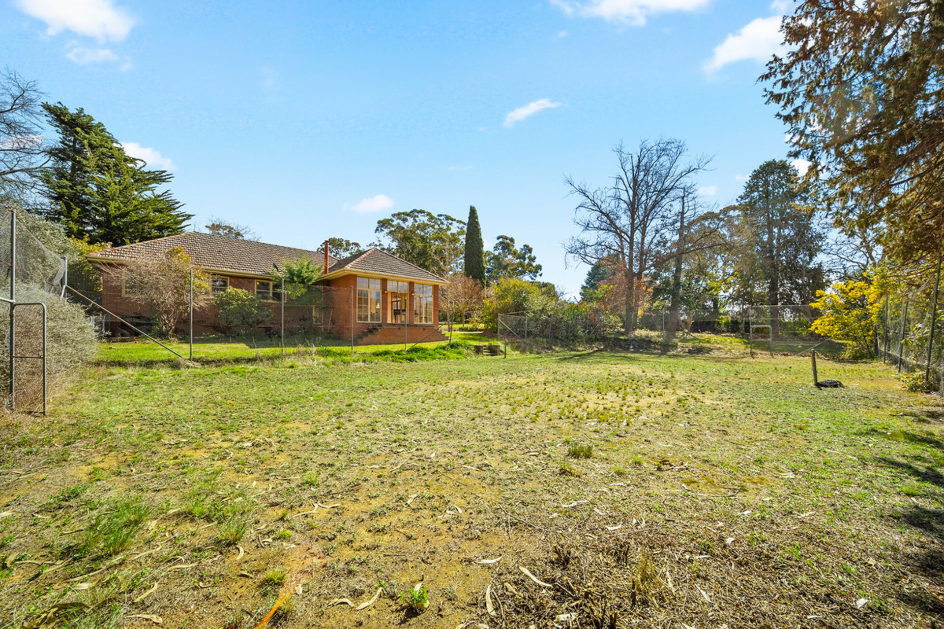 2 Tennyson Crescent, FORREST