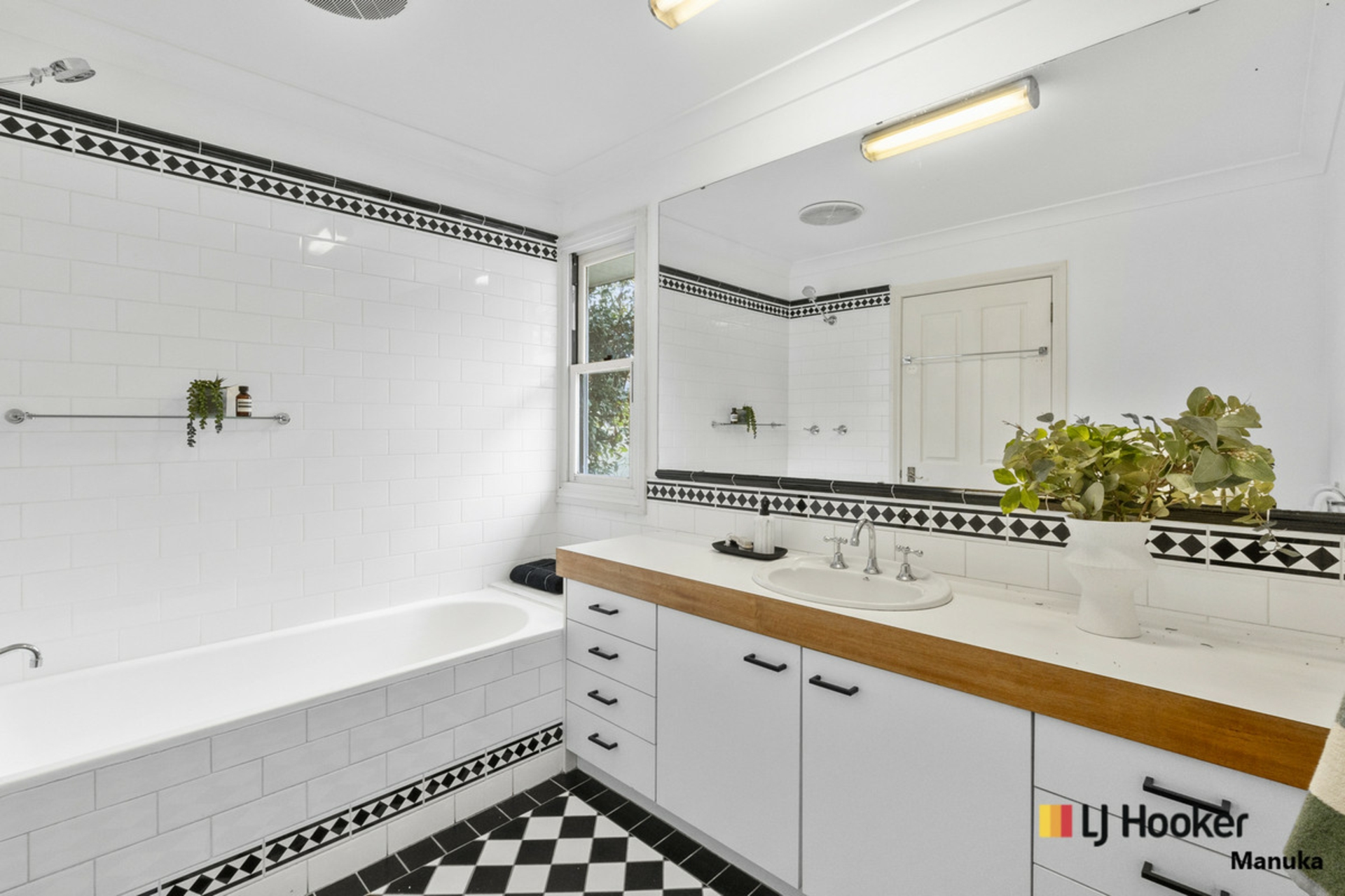 9 Grant Crescent, GRIFFITH
