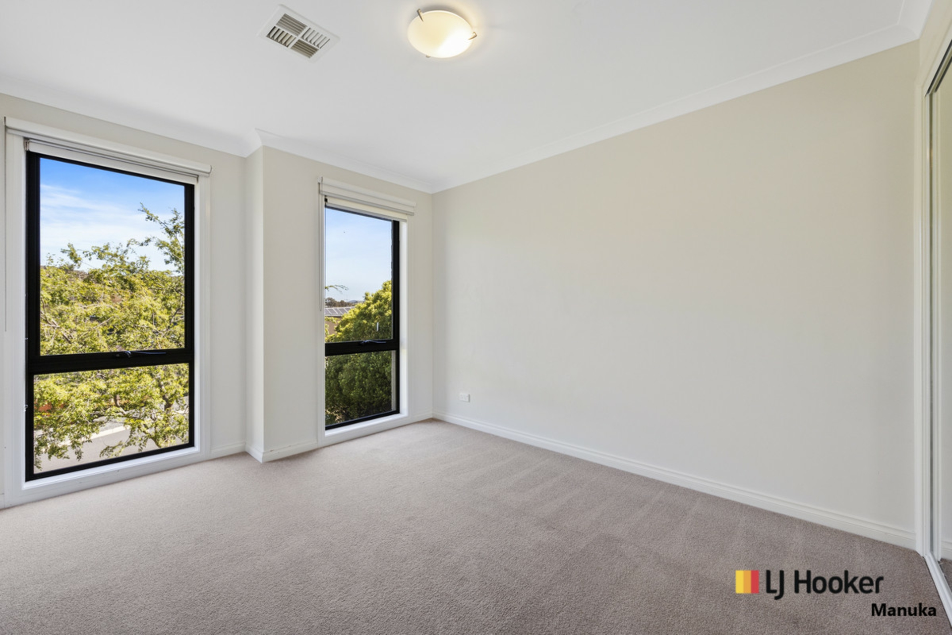 2 Laurence Close, JERRABOMBERRA