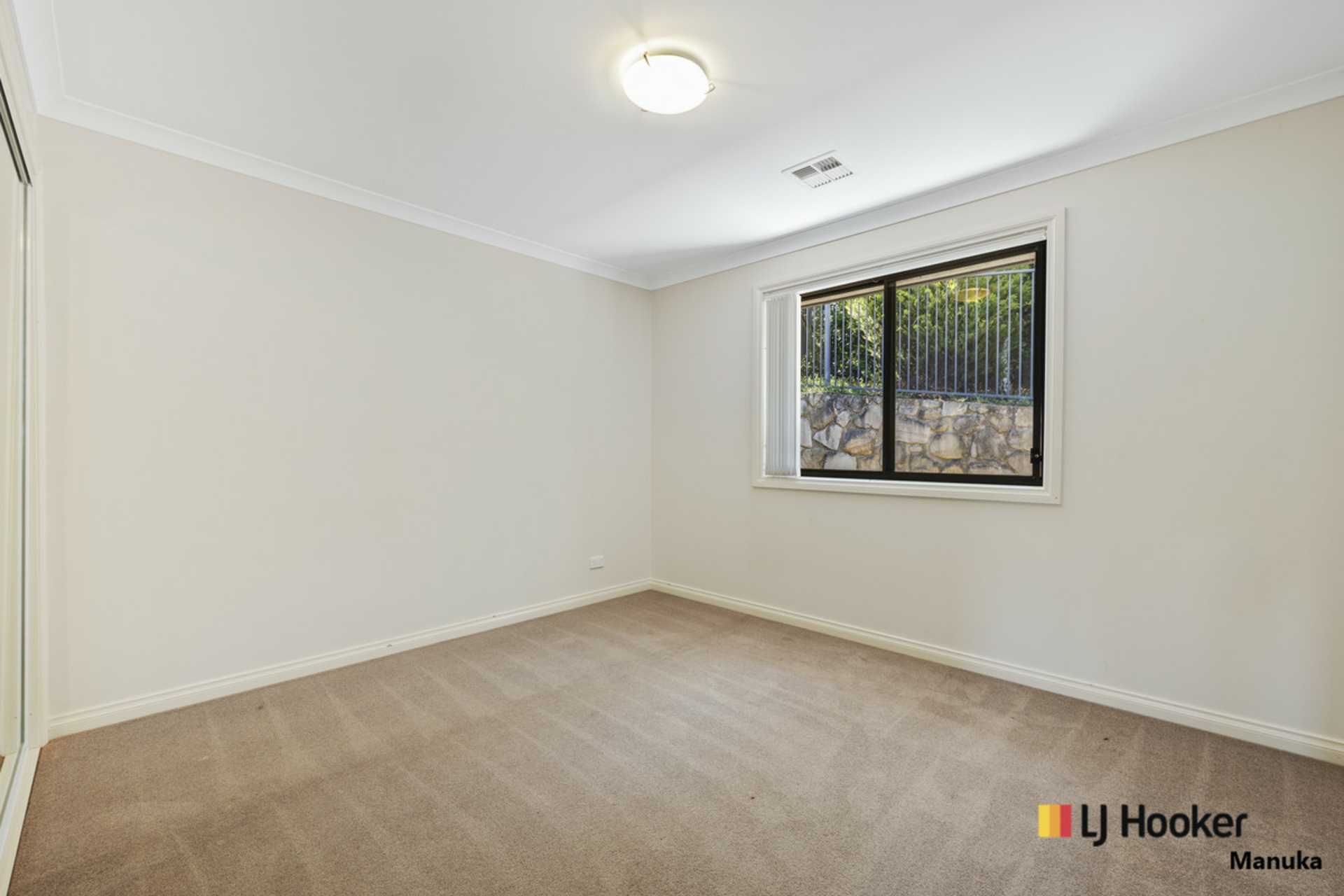 2 Laurence Close, JERRABOMBERRA