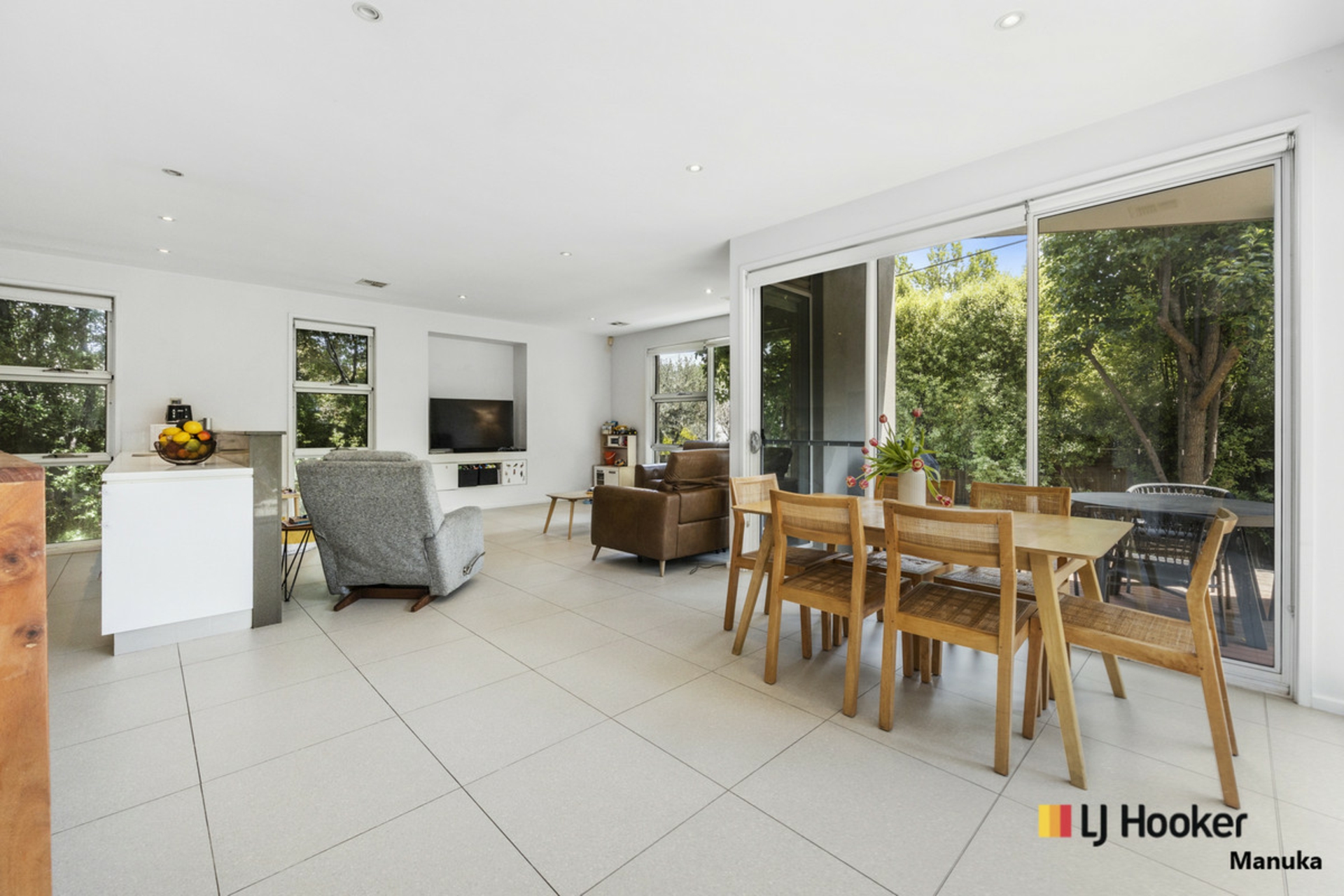 2/134 Blamey Crescent, CAMPBELL