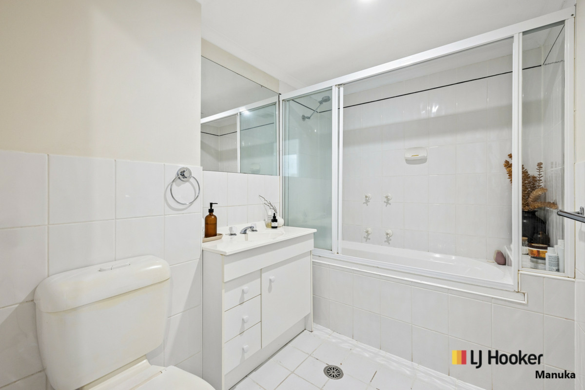 32/40 Leahy Close, NARRABUNDAH
