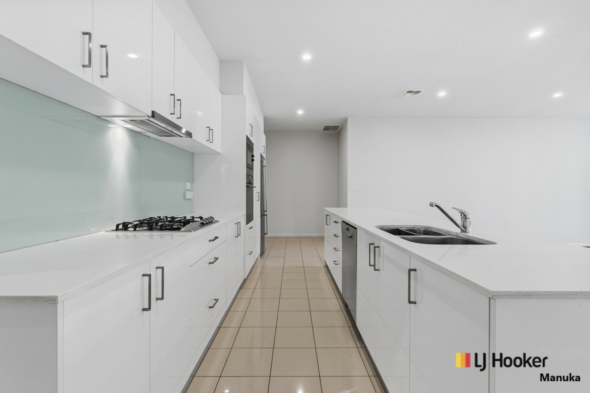 11/28 Canberra Avenue, FORREST