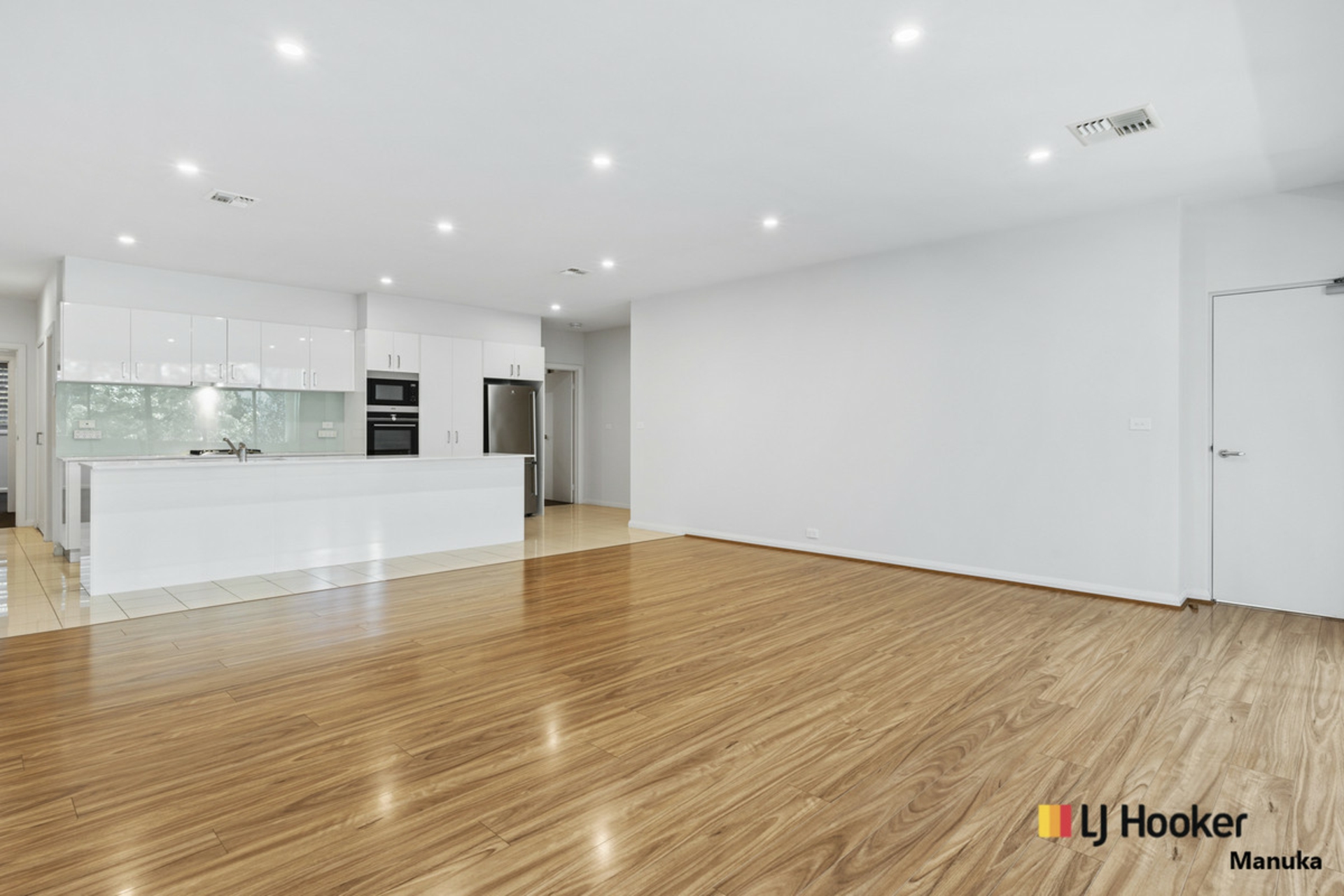 11/28 Canberra Avenue, FORREST