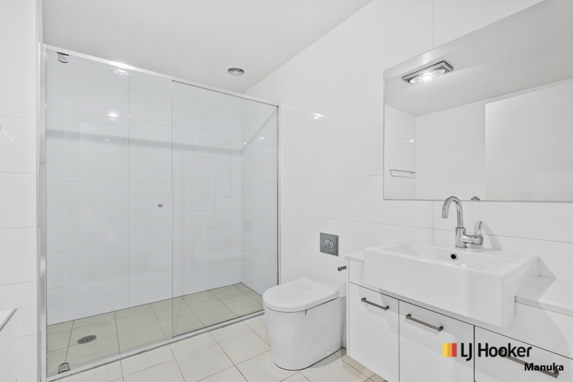 11/28 Canberra Avenue, FORREST