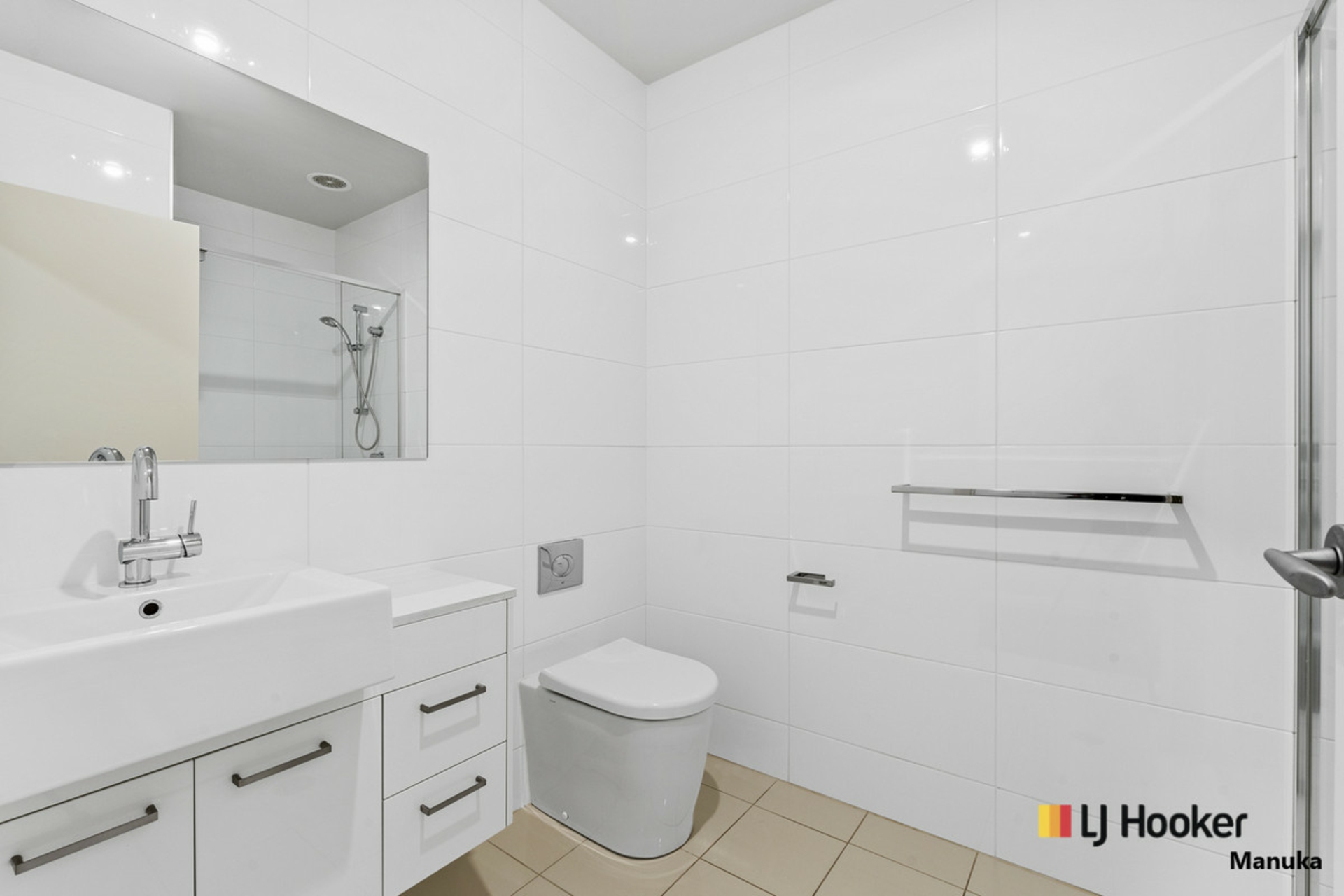 11/28 Canberra Avenue, FORREST