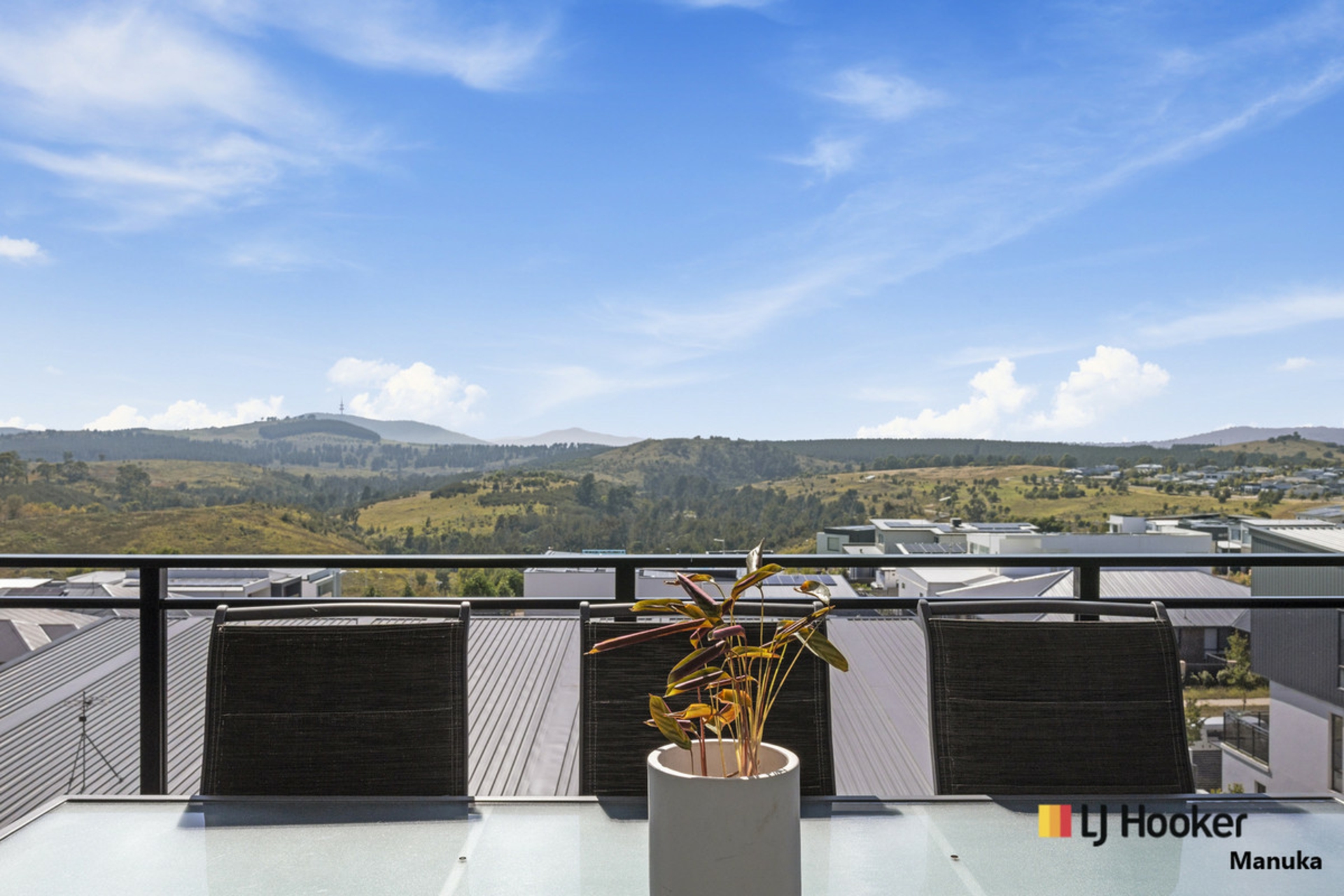 27/200 John Gorton Drive, COOMBS