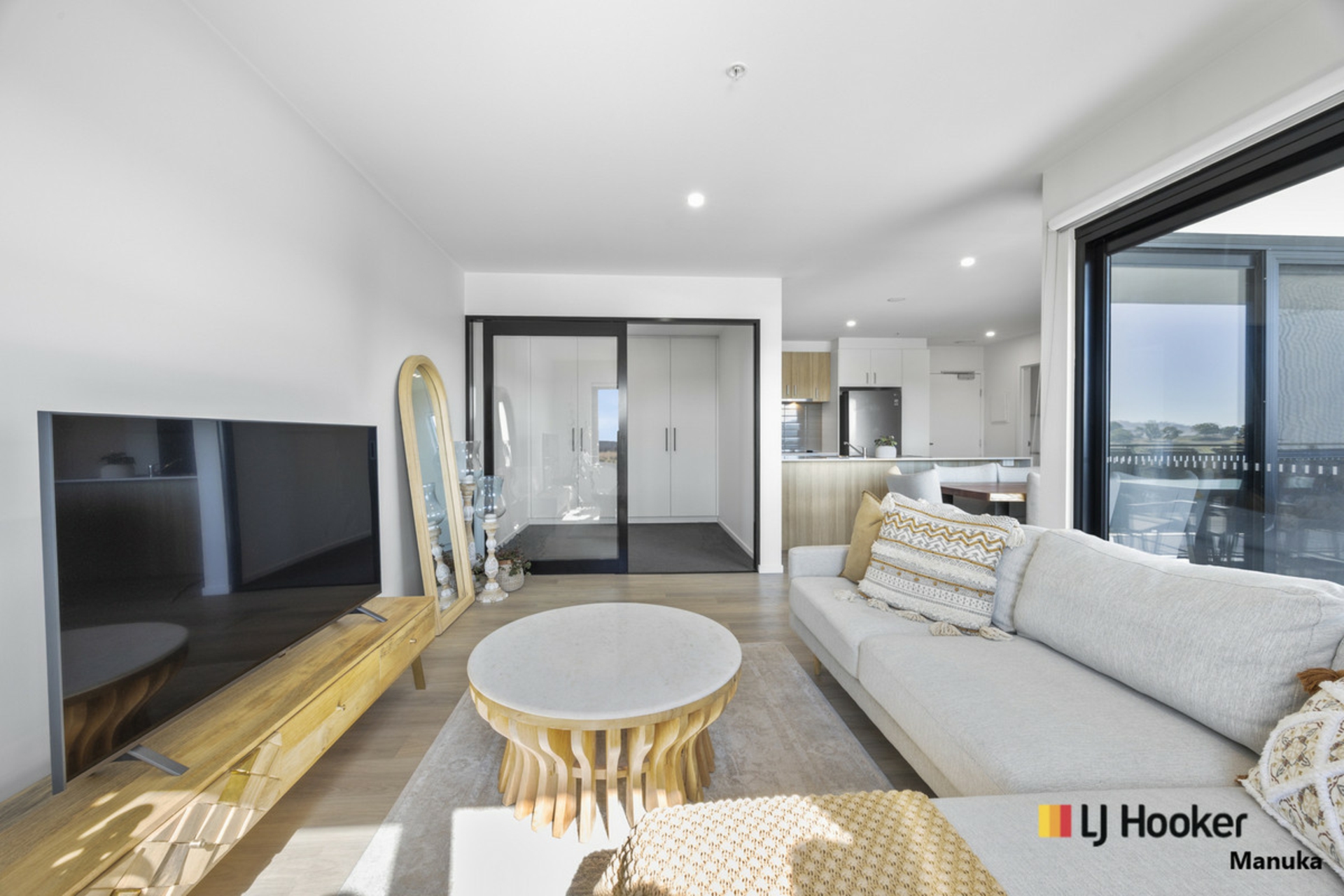 27/200 John Gorton Drive, COOMBS