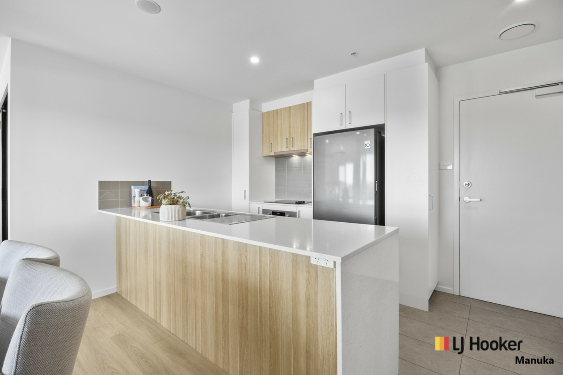 27/200 John Gorton Drive, COOMBS