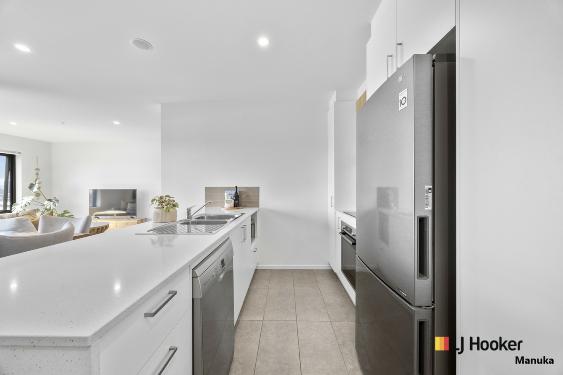 27/200 John Gorton Drive, COOMBS