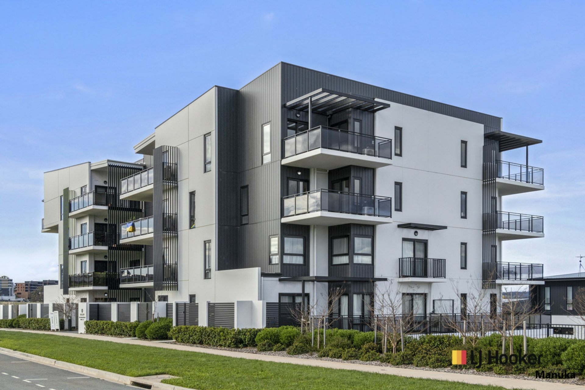 27/200 John Gorton Drive, COOMBS