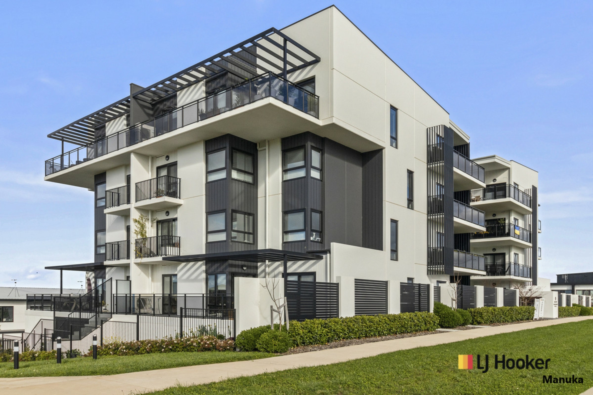 27/200 John Gorton Drive, COOMBS