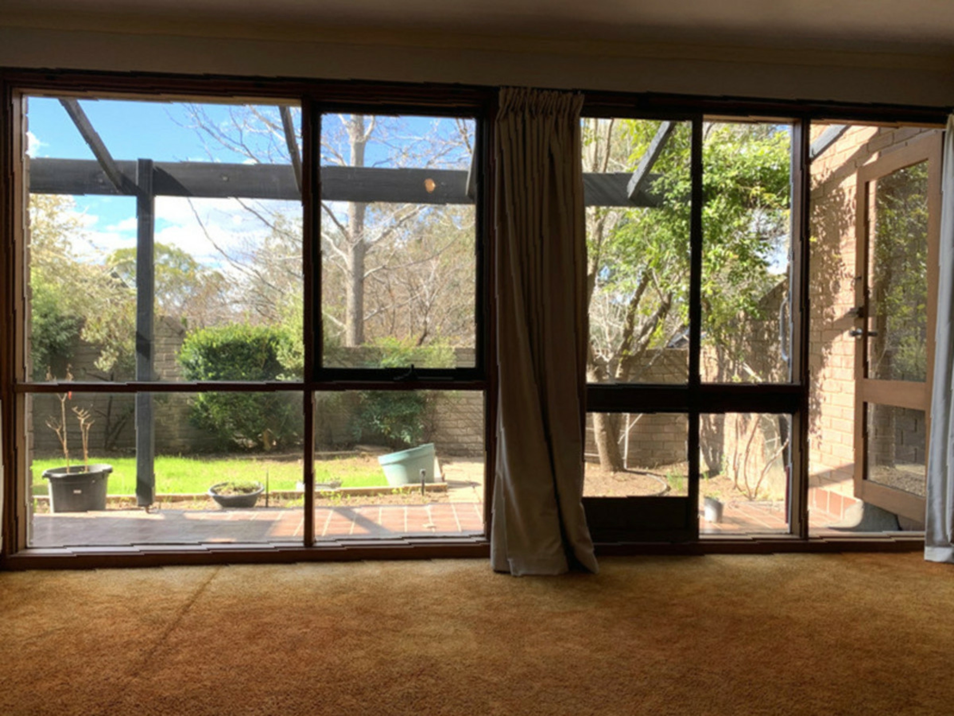 105 Barnet Close, SWINGER HILL