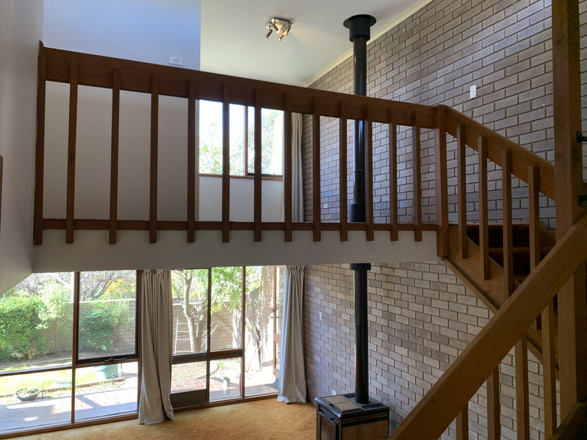 105 Barnet Close, SWINGER HILL