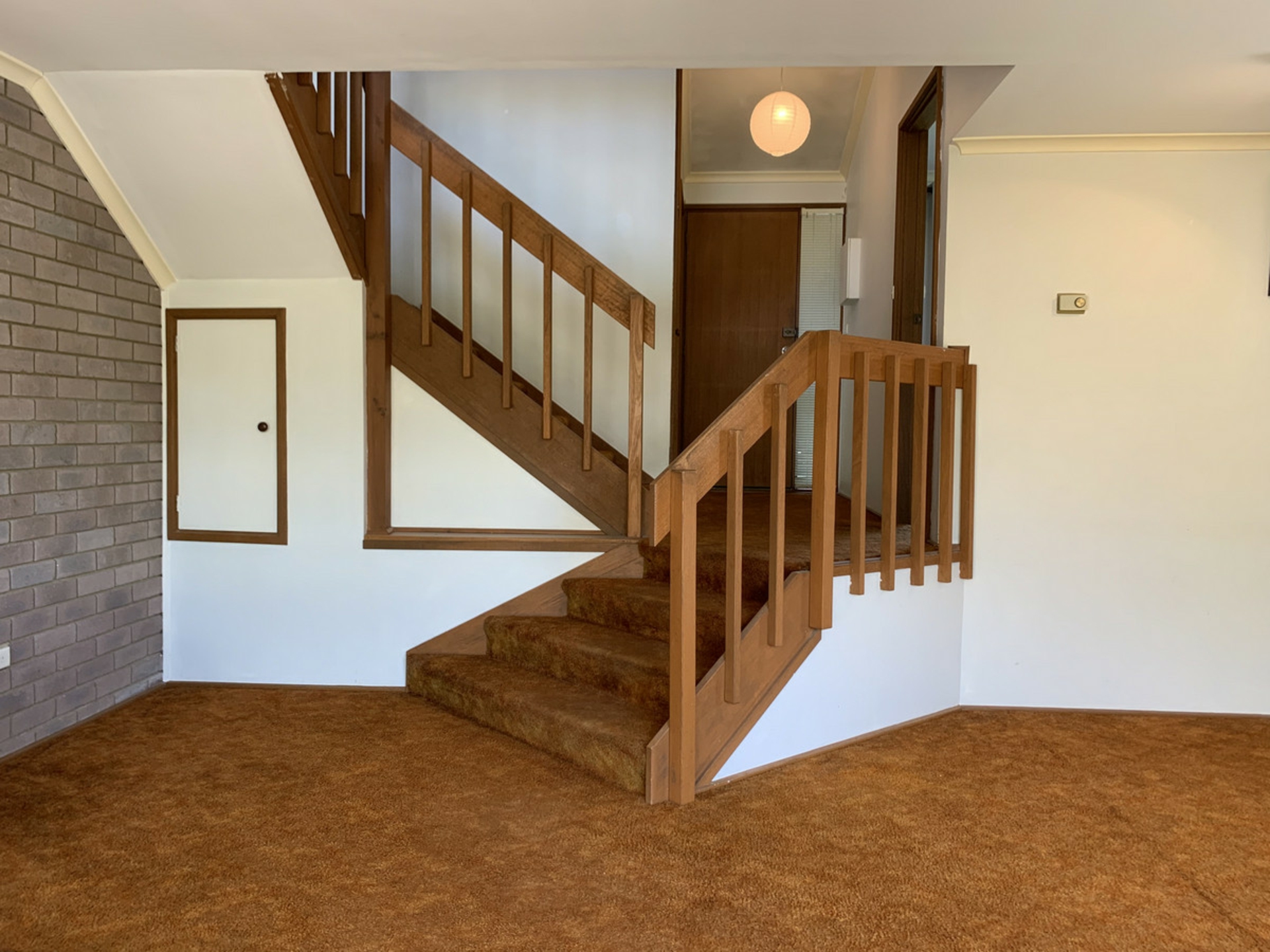 105 Barnet Close, SWINGER HILL