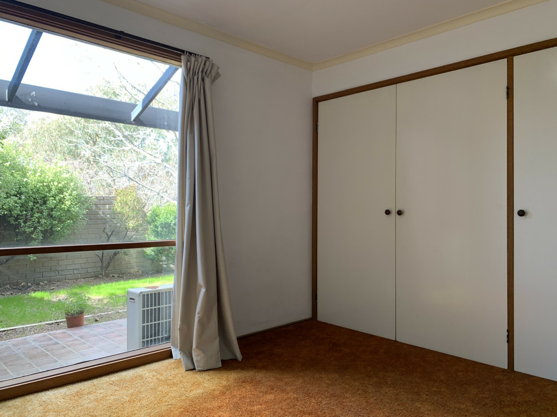 105 Barnet Close, SWINGER HILL