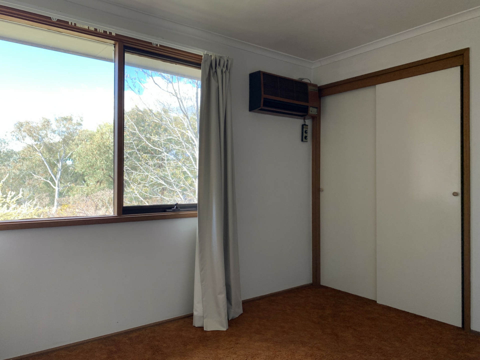 105 Barnet Close, SWINGER HILL
