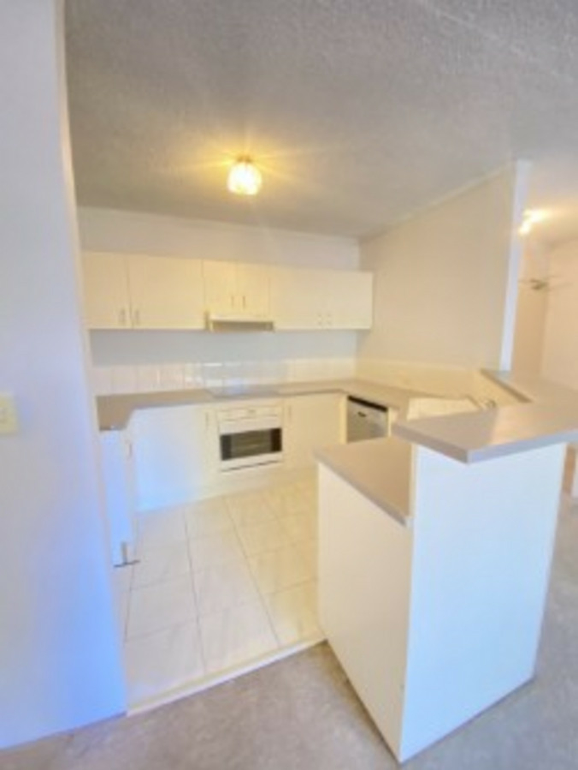 2/15 Howitt Street, KINGSTON