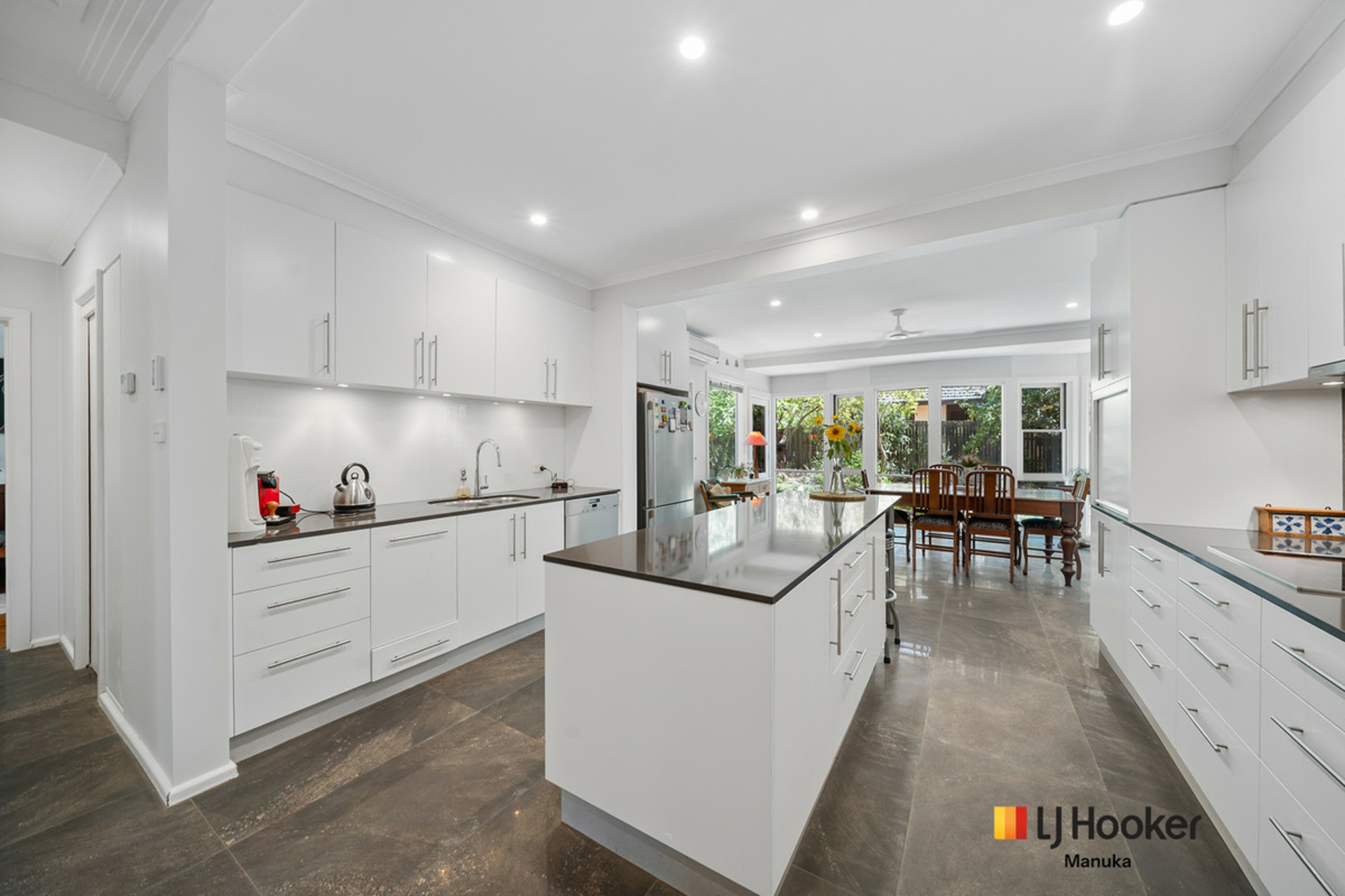 10 Lockyer Street — photo 4 of 24