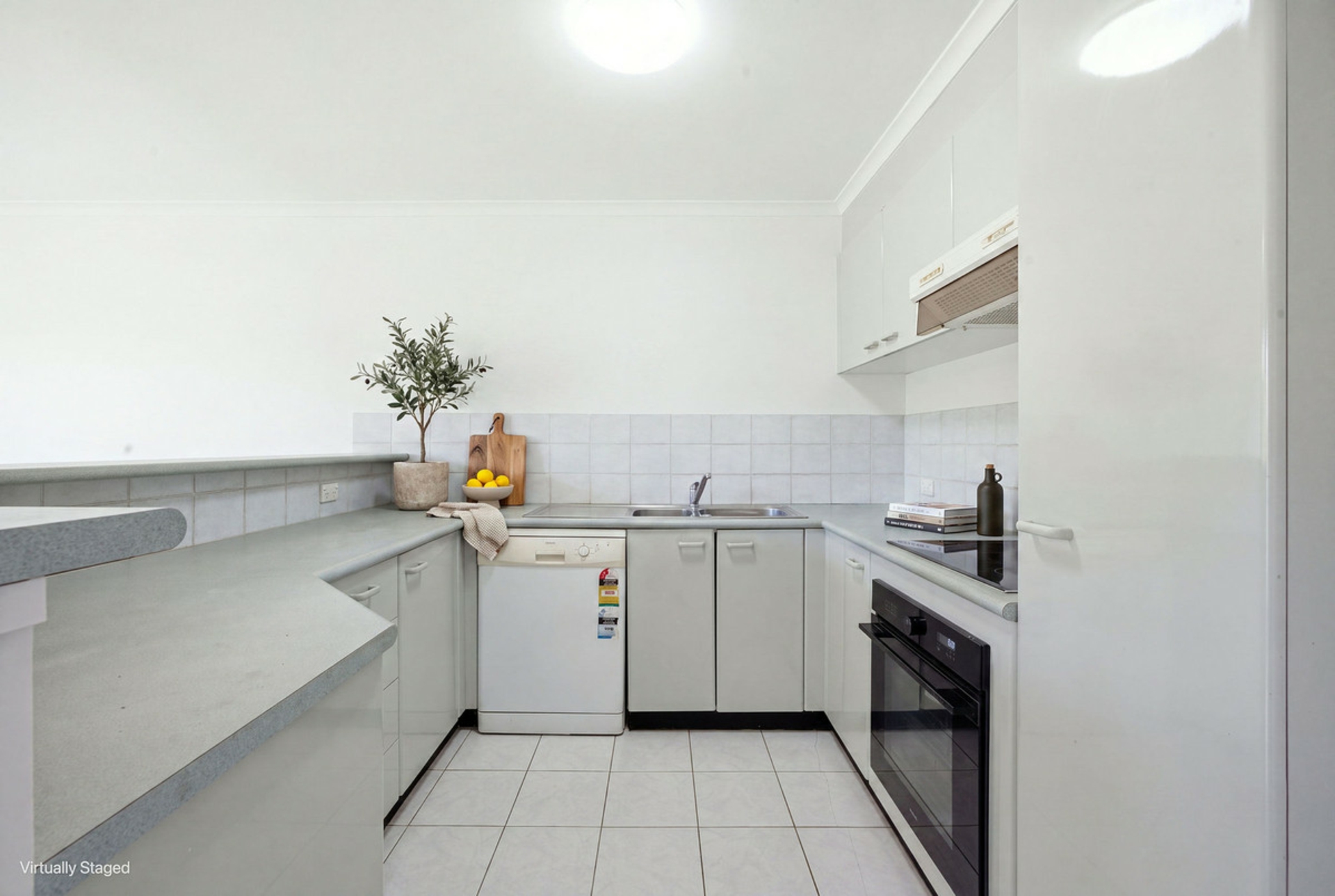 76/44 Jerrabomberra Avenue — photo 7 of 21