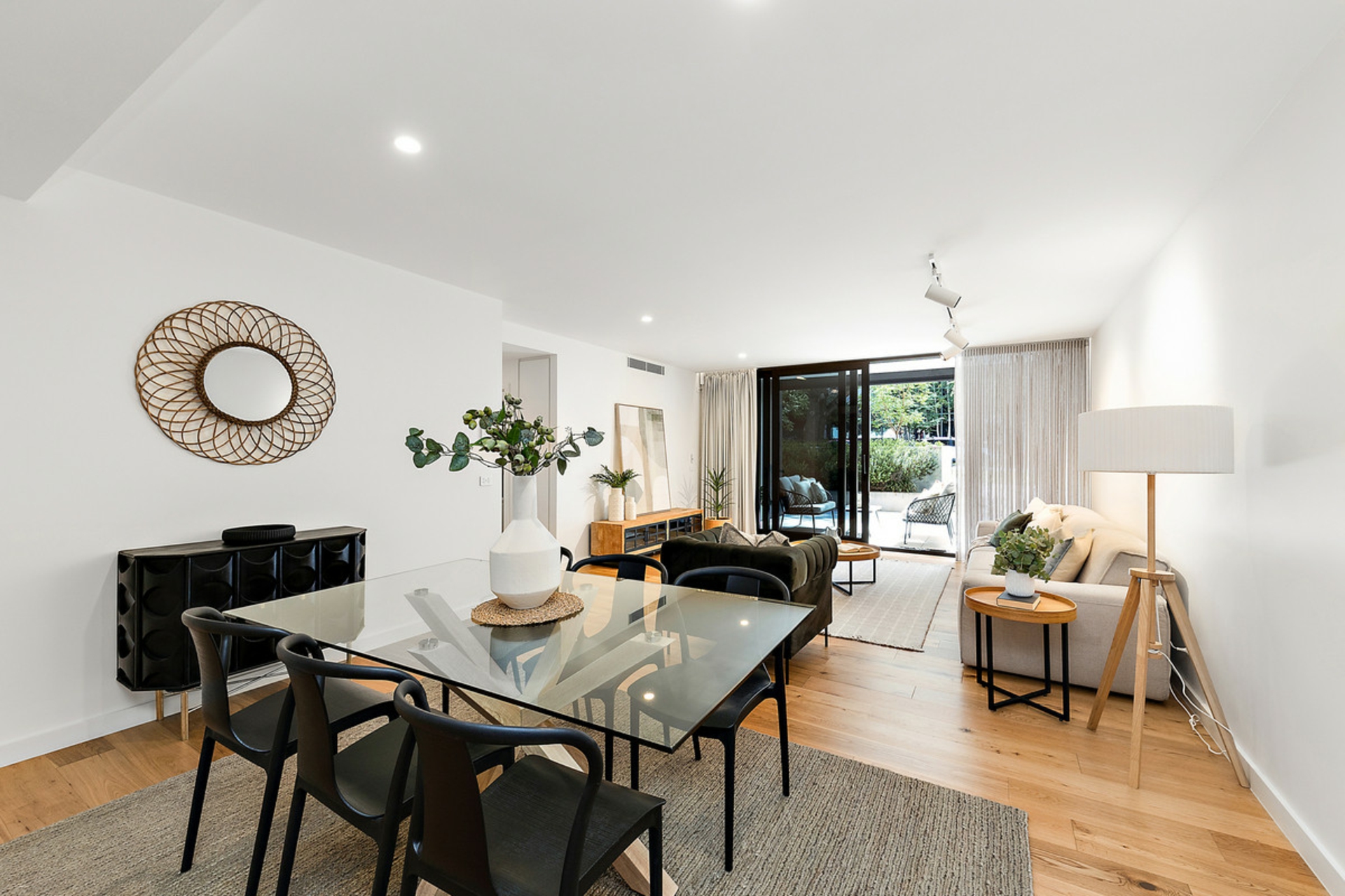 1/22 Canberra Avenue — photo 7 of 17