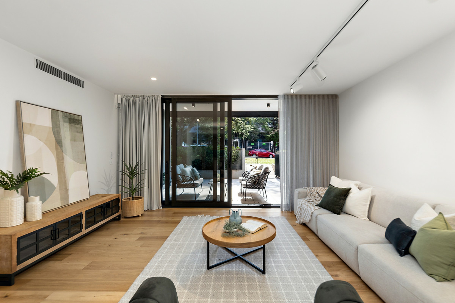 1/22 Canberra Avenue — photo 8 of 17