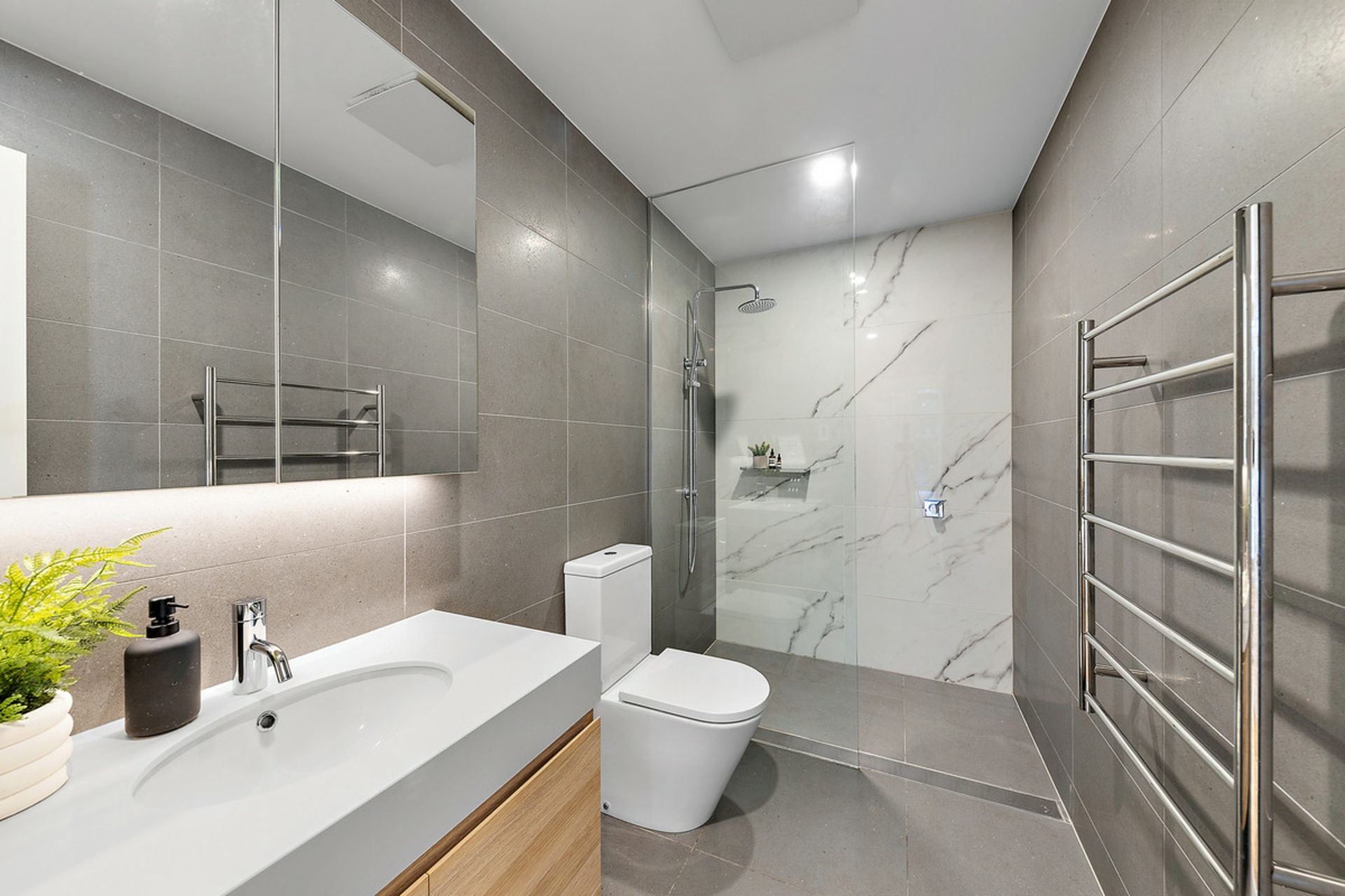 1/22 Canberra Avenue — photo 14 of 17