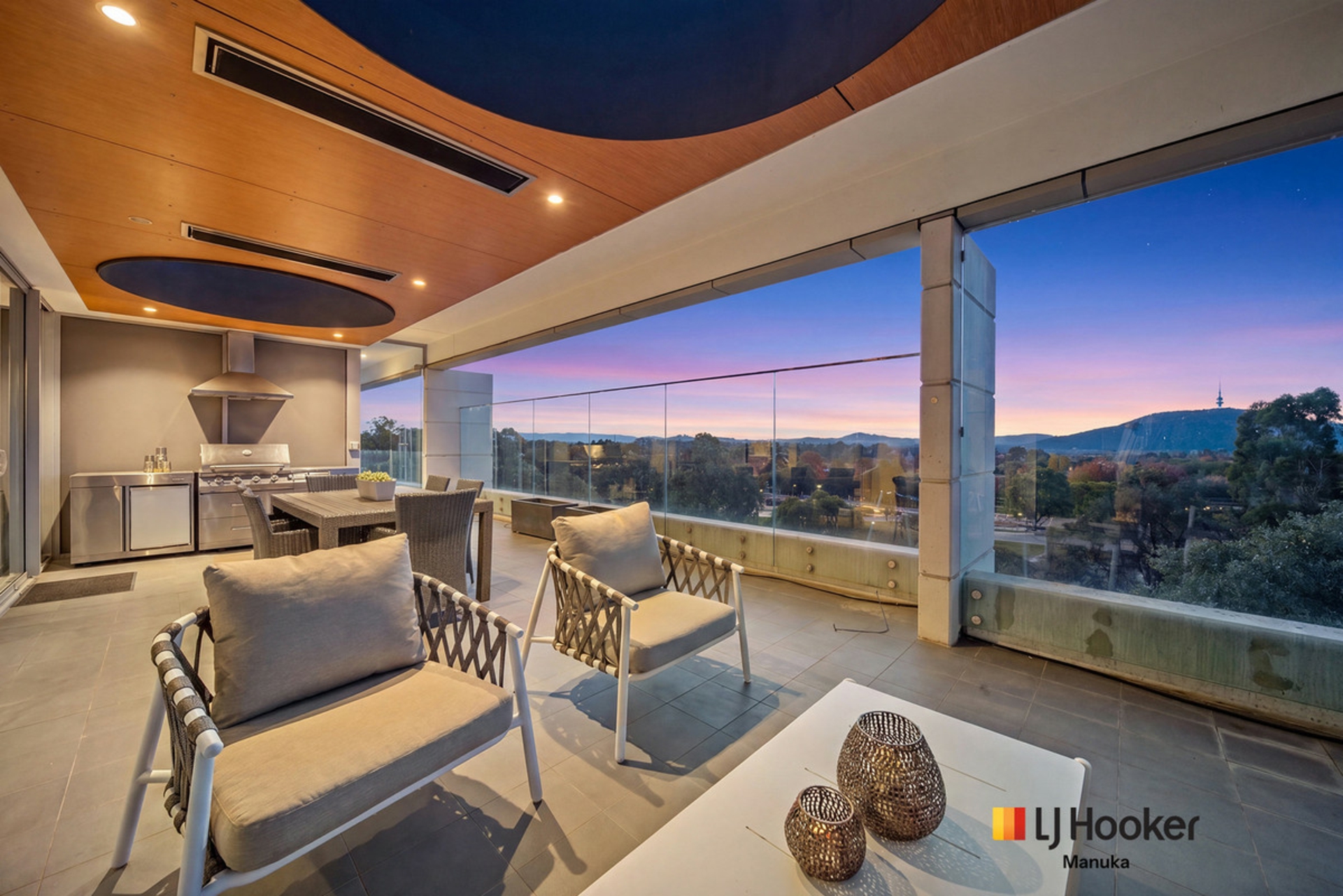 428/2 Grose Street — photo from LJ Hooker Manuka