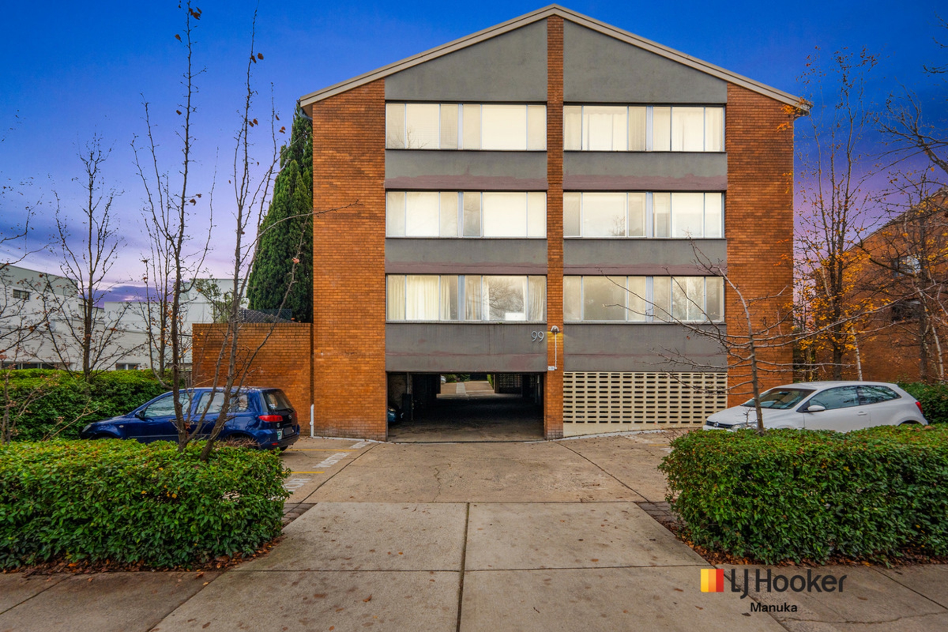 1/99 Canberra Avenue — photo from LJ Hooker Manuka
