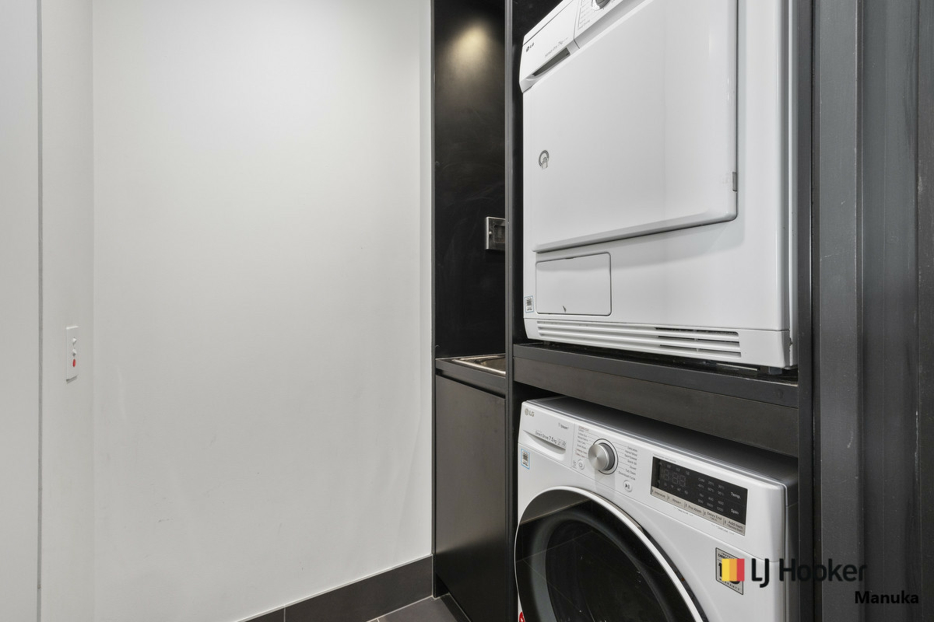 1209/19 Marcus Clarke Street — photo 13 of 19
