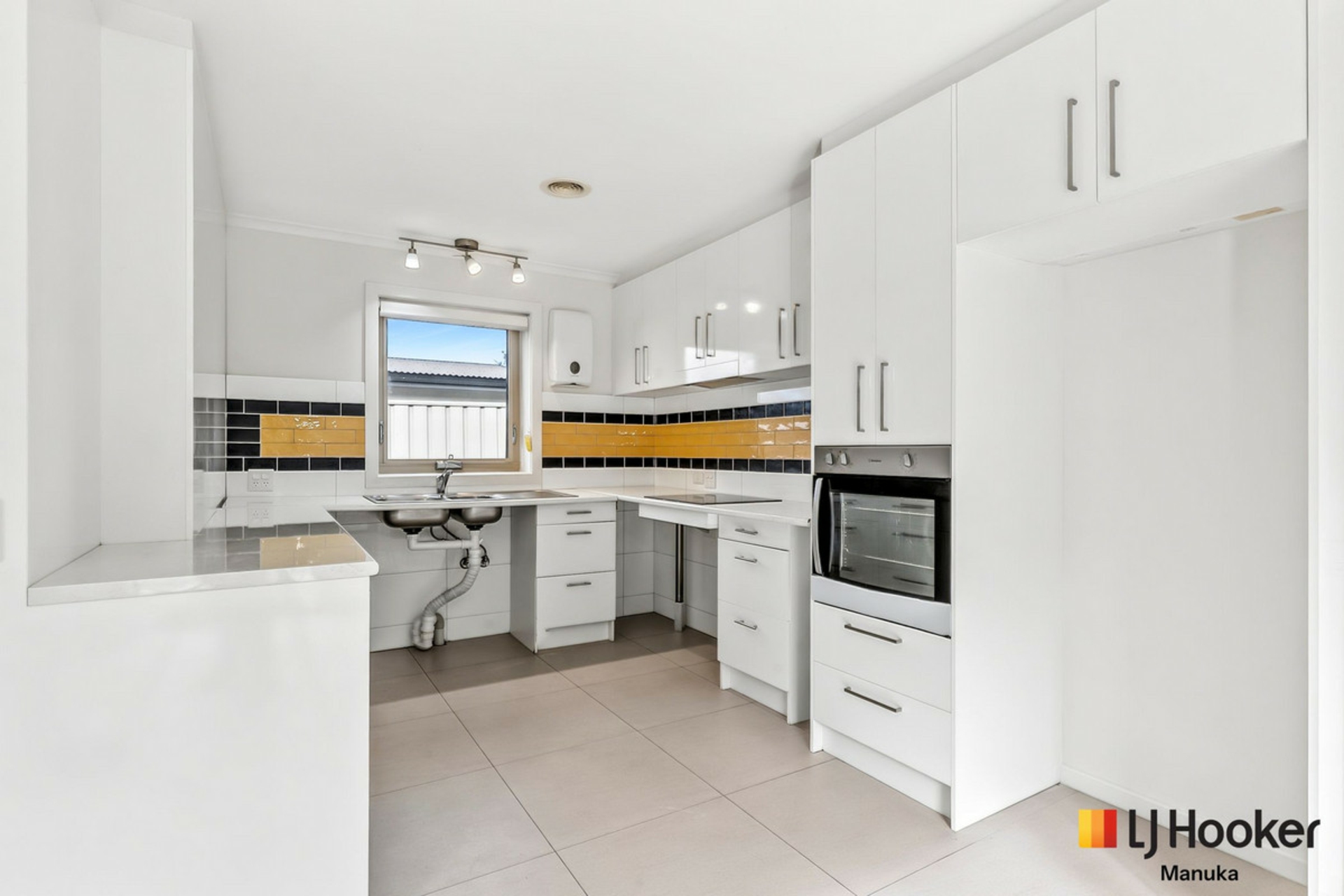35 Dash Crescent — photo 3 of 18