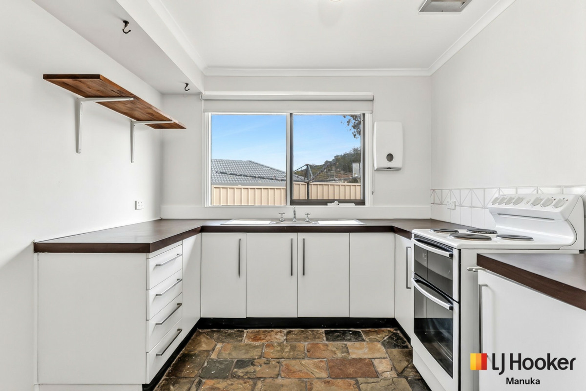 35 Dash Crescent — photo 9 of 18