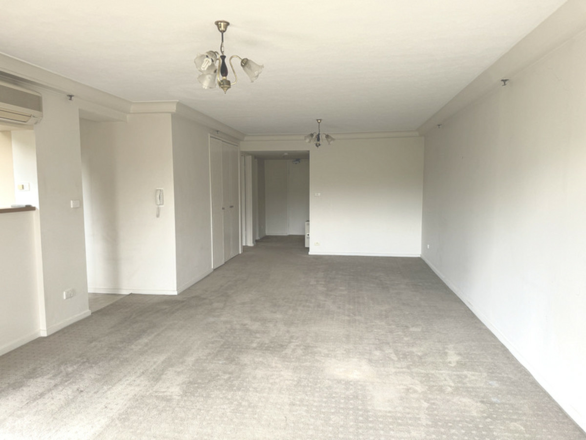 10/4 Jardine Street — photo from LJ Hooker Manuka