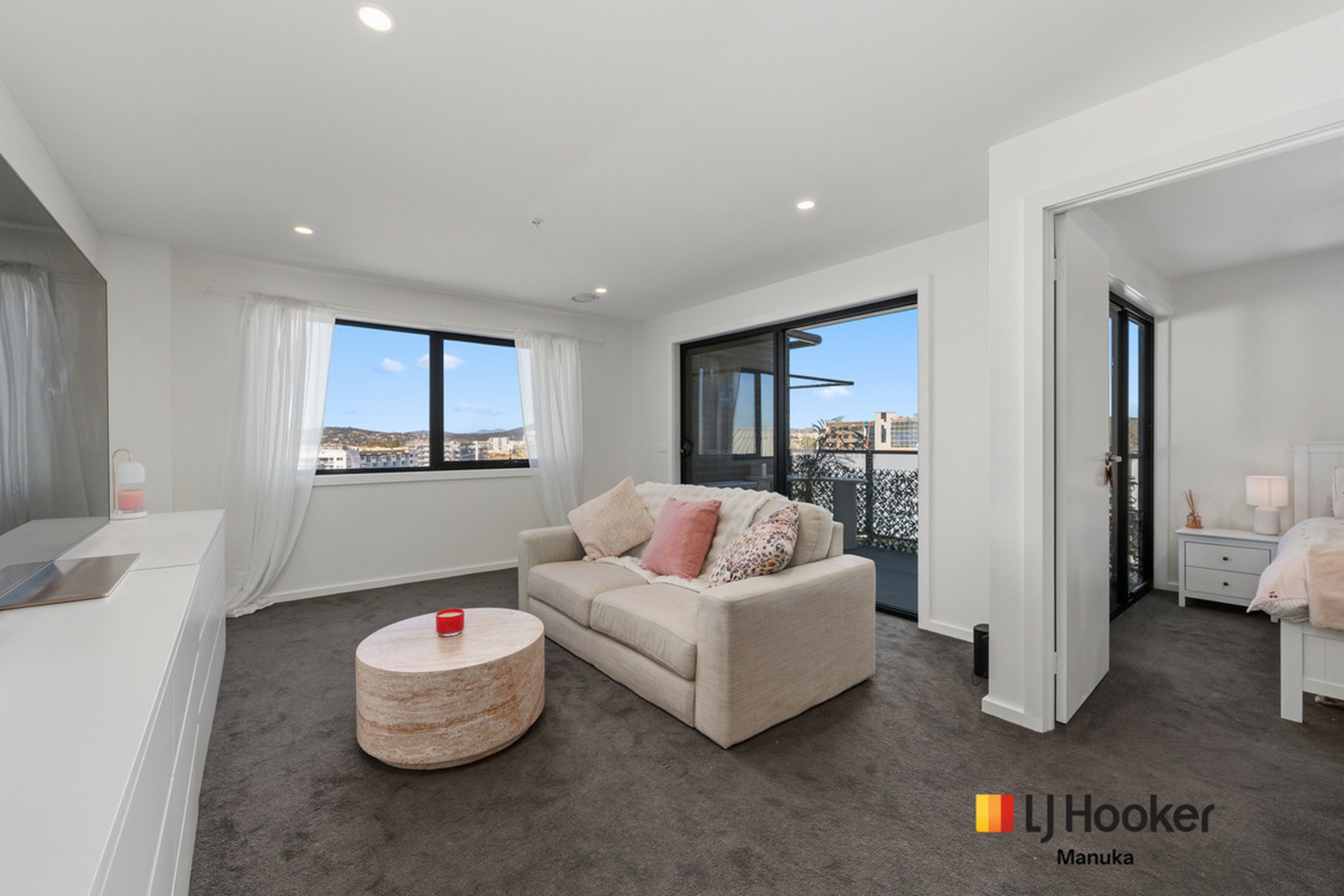 86/209 John Gorton Drive — photo 3 of 15