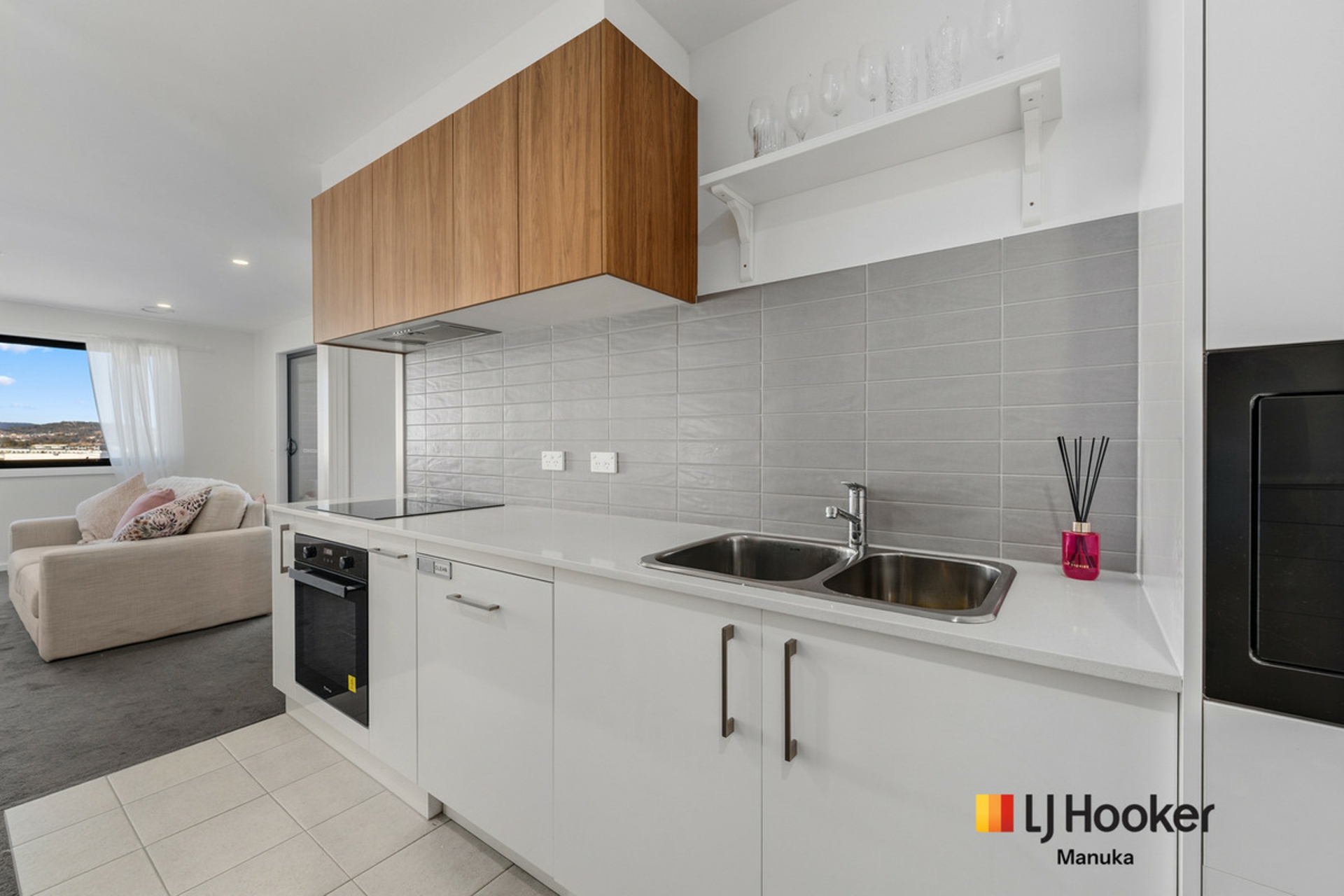 86/209 John Gorton Drive — photo 5 of 15