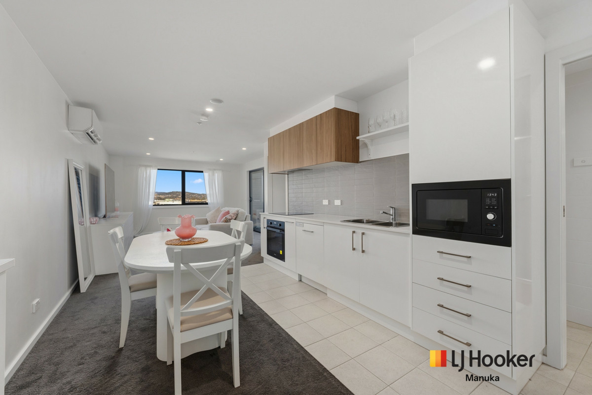 86/209 John Gorton Drive — photo 6 of 15