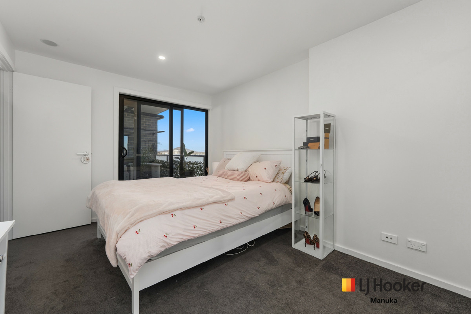 86/209 John Gorton Drive — photo 8 of 15