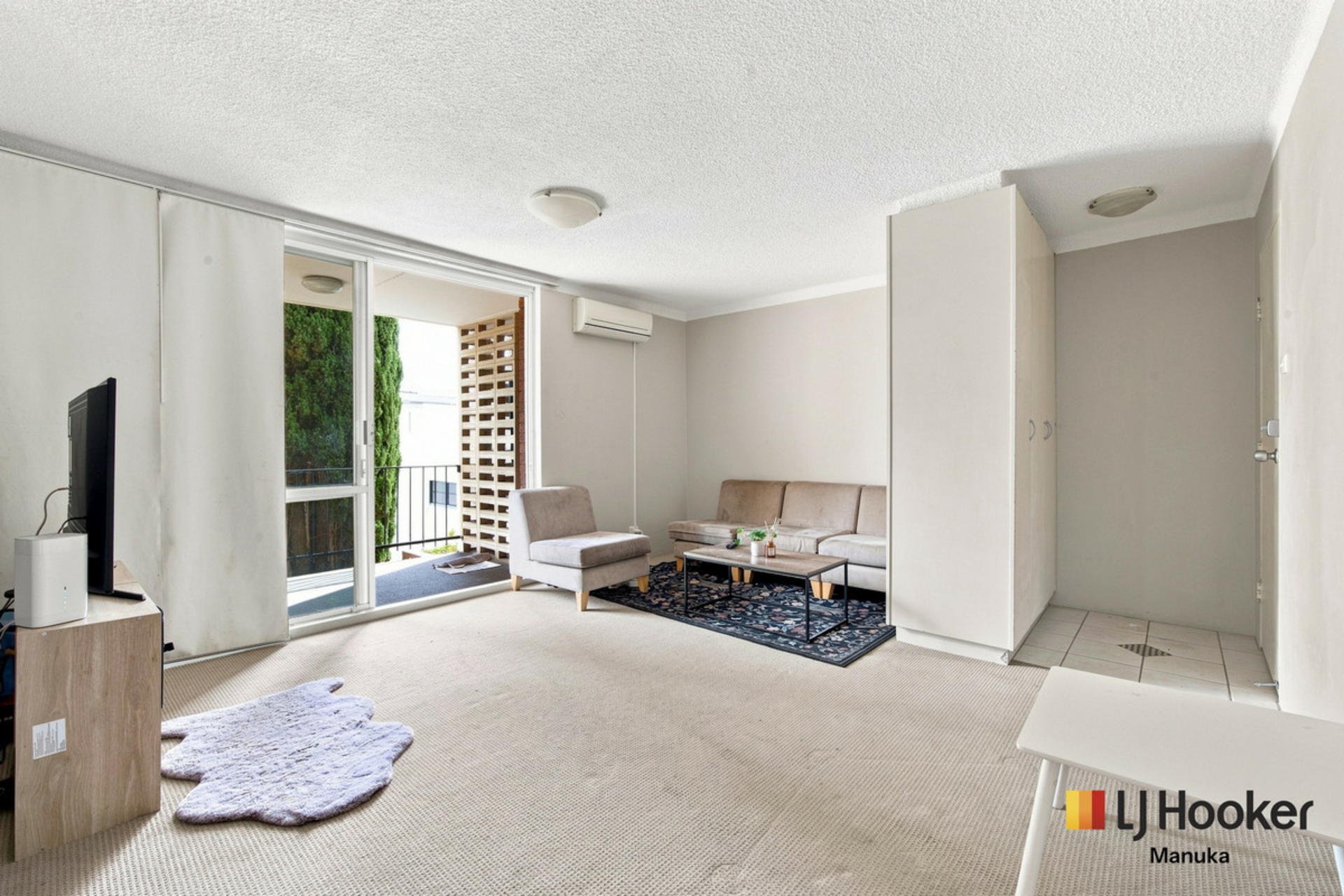 6/99 Canberra Avenue — photo 2 of 14
