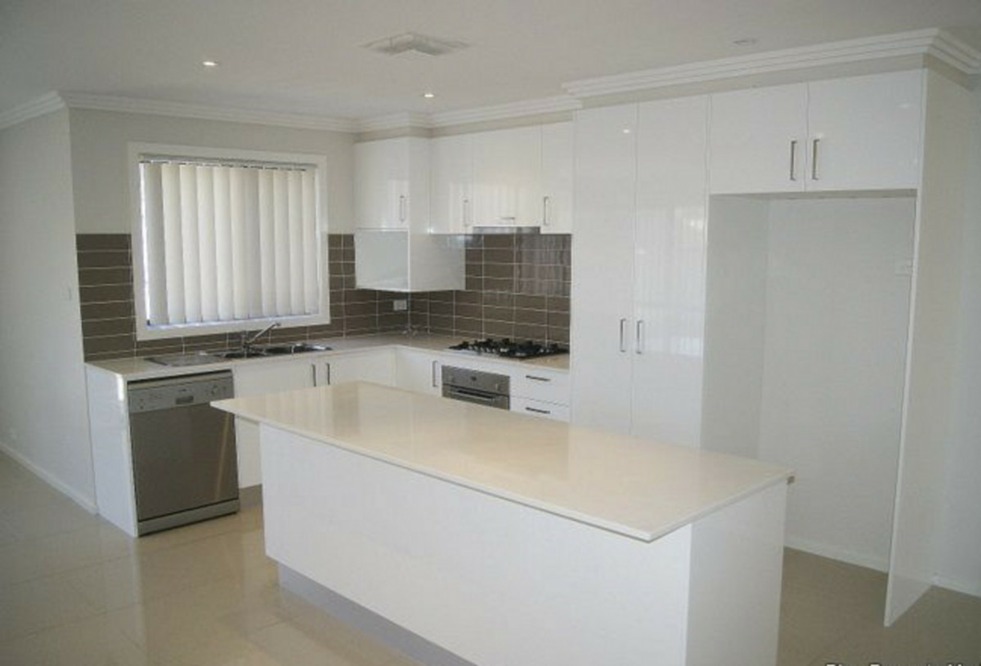 4 Haven Street — photo 2 of 9