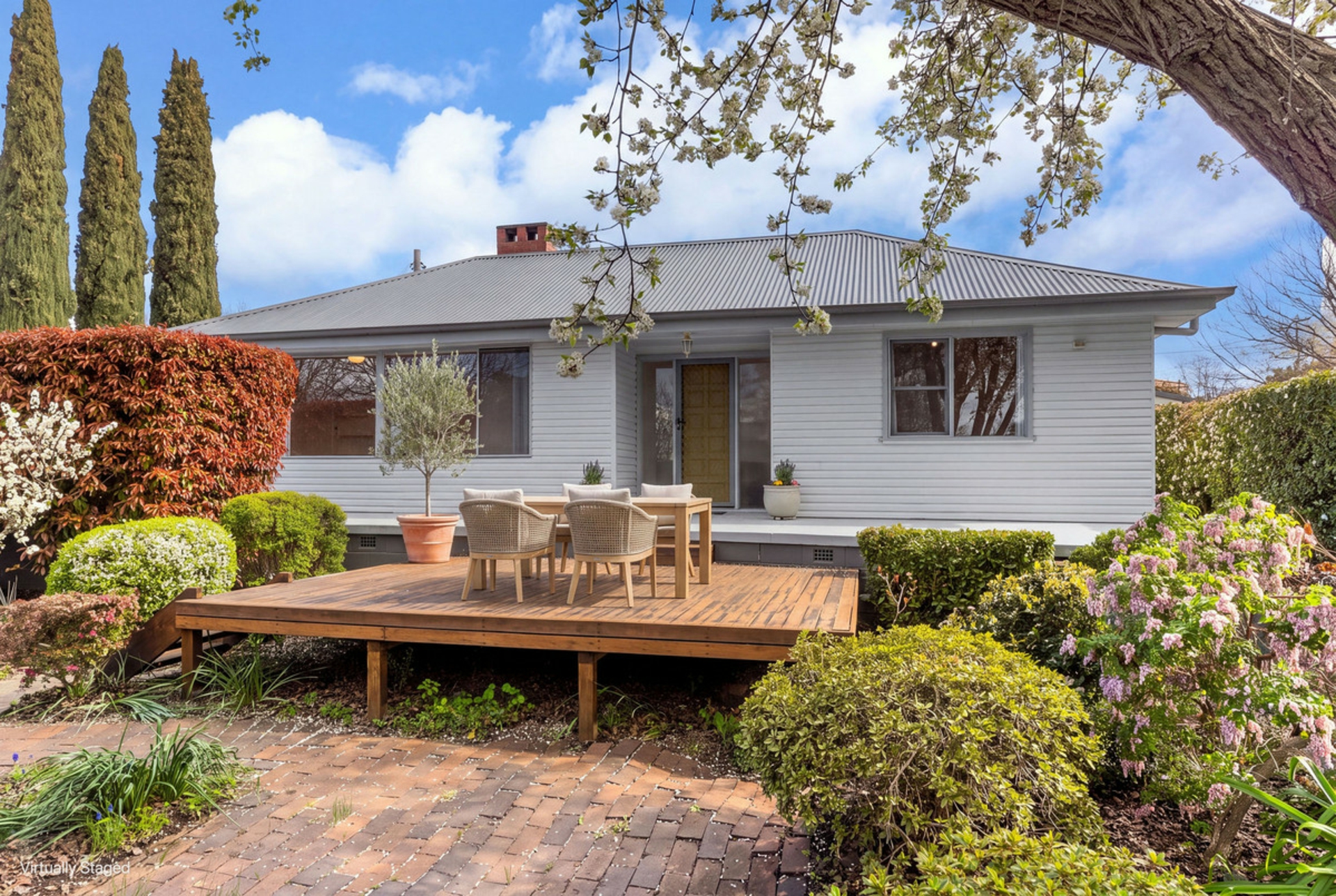 2/22 Hodgkinson Street — photo from LJ Hooker Manuka
