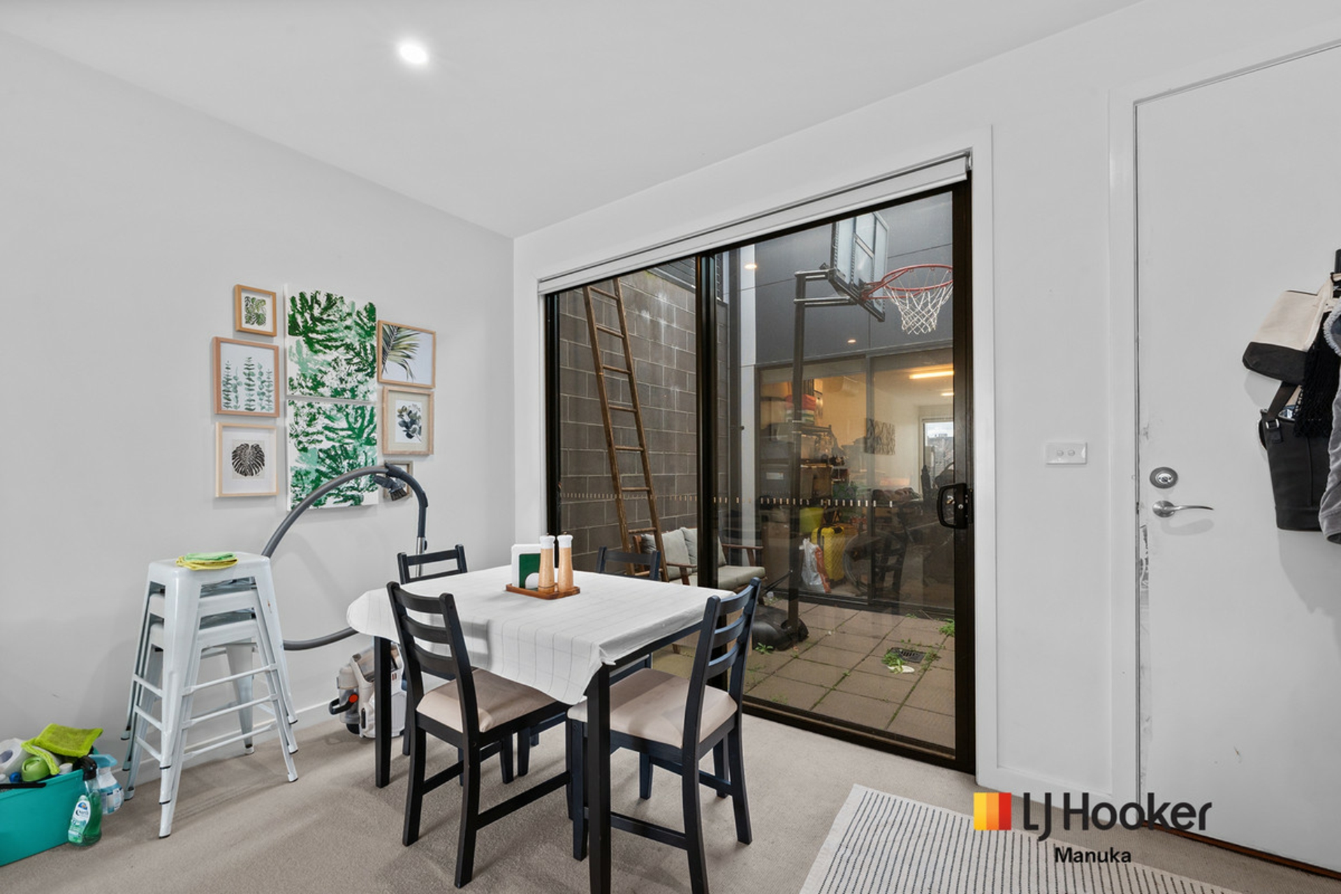 14/22 Max Jacobs Avenue — photo 7 of 23