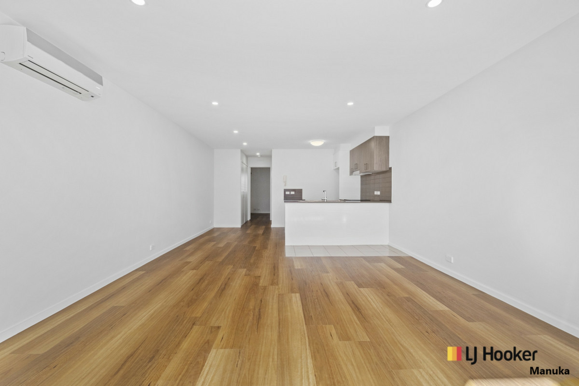 10/39 Jerrabomberra Avenue — photo 5 of 11
